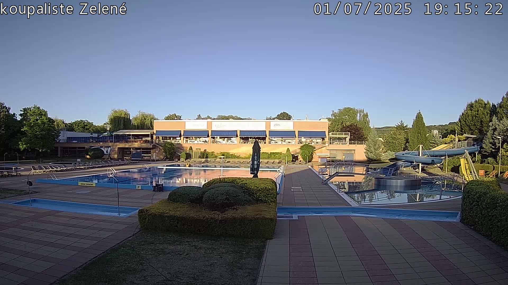 Zlín - Koupaliště Zelené Swimming Pool & Aquapark Live Cam - Zlin 1, Zlin, Czechia