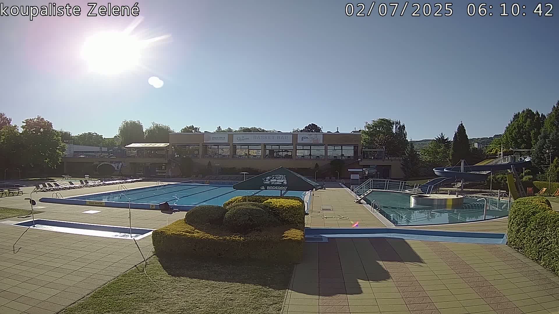 Zlín - Koupaliště Zelené Swimming Pool & Aquapark Live Cam - Zlin 1, Zlin, Czechia