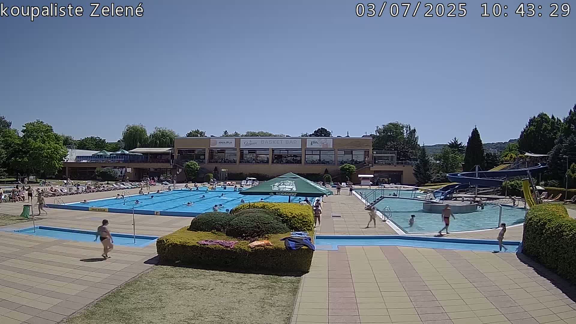 Zlín - Koupaliště Zelené Swimming Pool & Aquapark Live Cam - Zlin 1, Zlin, Czechia