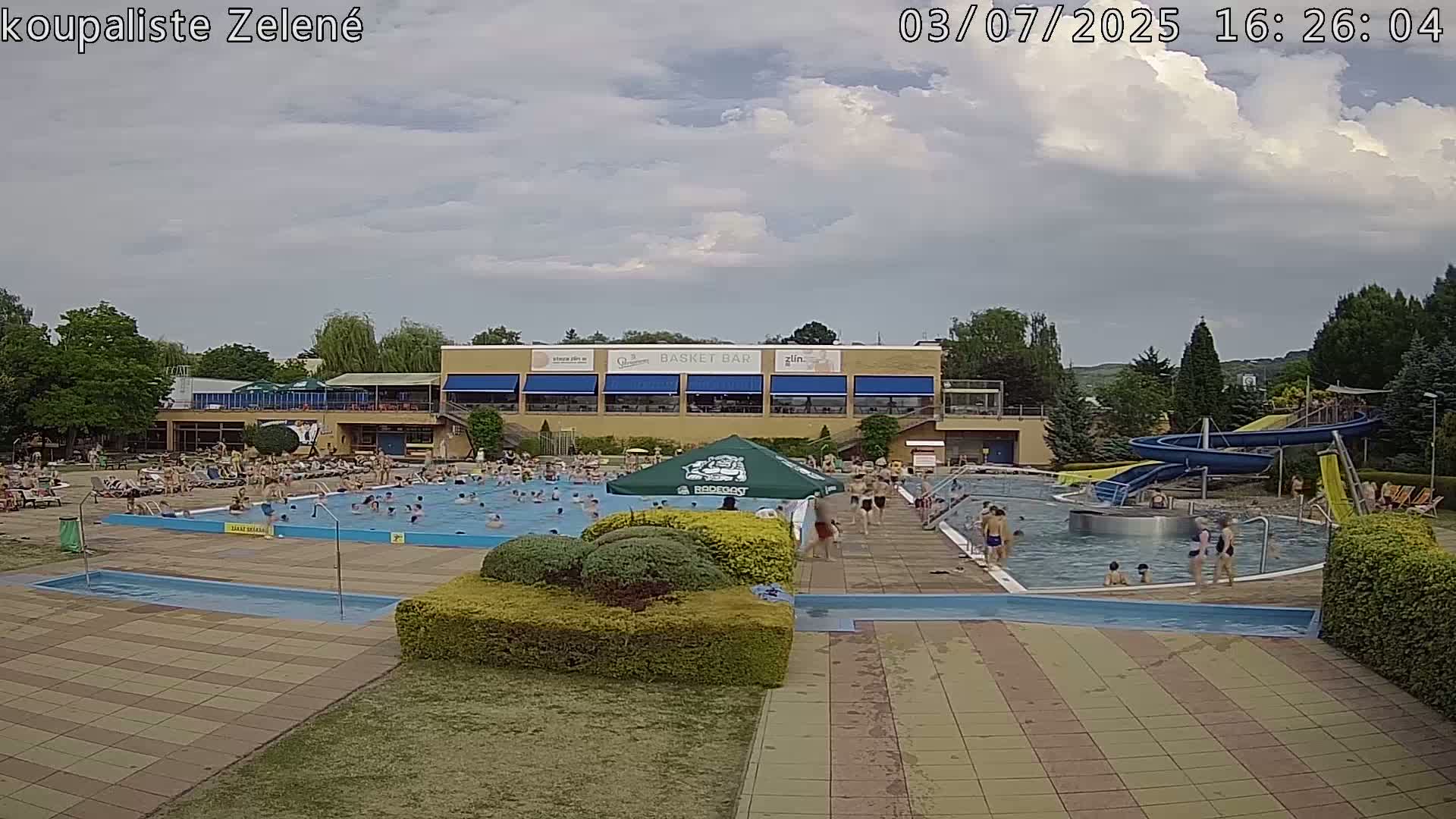 Zlín - Koupaliště Zelené Swimming Pool & Aquapark Live Cam - Zlin 1, Zlin, Czechia