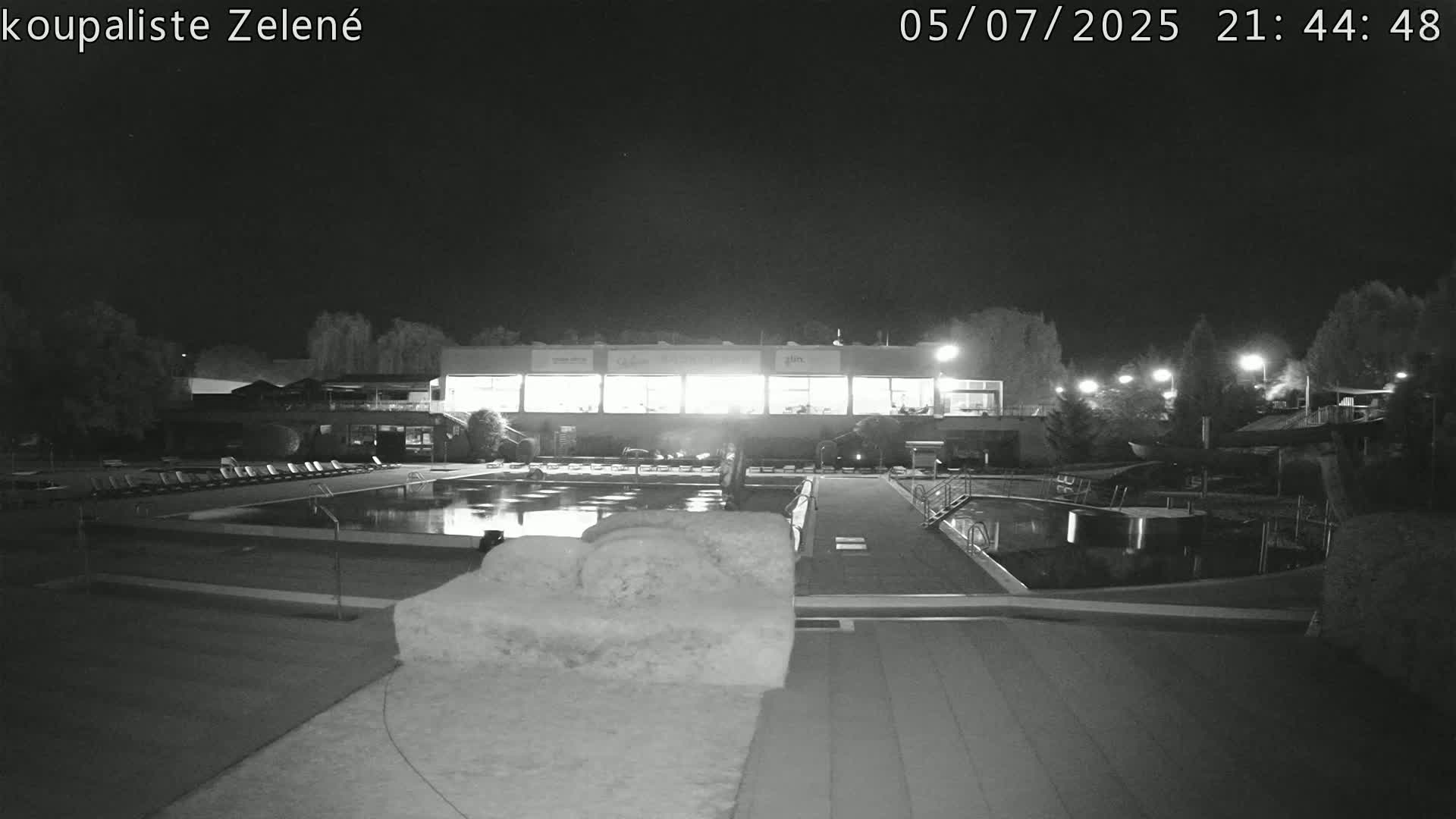 Zlín - Koupaliště Zelené Swimming Pool & Aquapark Live Cam - Zlin 1, Zlin, Czechia