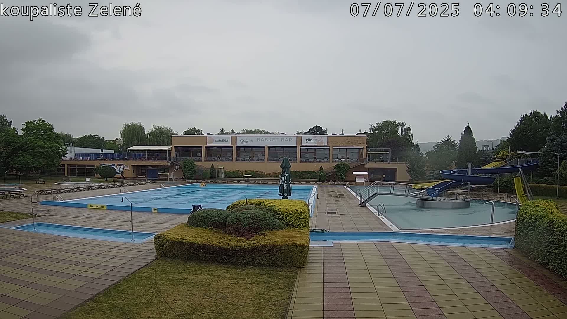 Zlín - Koupaliště Zelené Swimming Pool & Aquapark Live Cam - Zlin 1, Zlin, Czechia