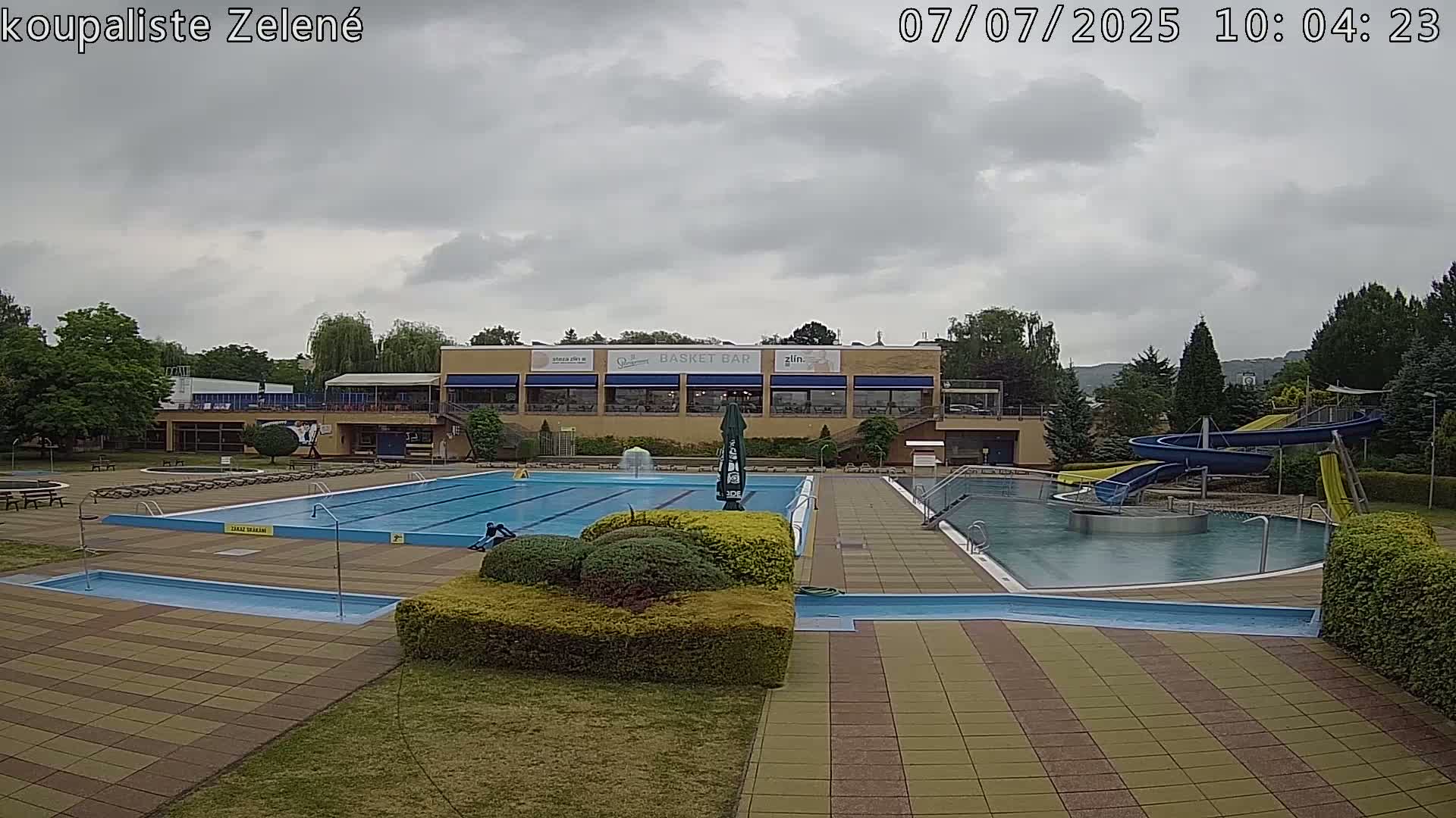 Zlín - Koupaliště Zelené Swimming Pool & Aquapark Live Cam - Zlin 1, Zlin, Czechia