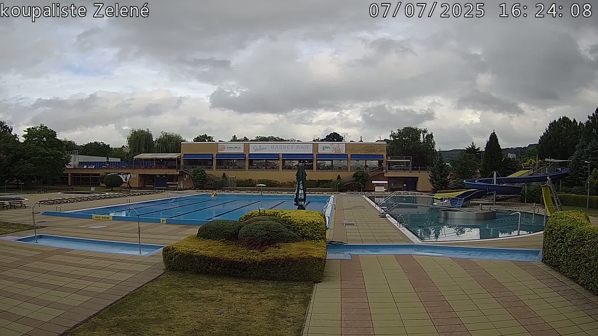 Zlín - Koupaliště Zelené Swimming Pool & Aquapark Live Cam - Zlin 1, Zlin, Czechia