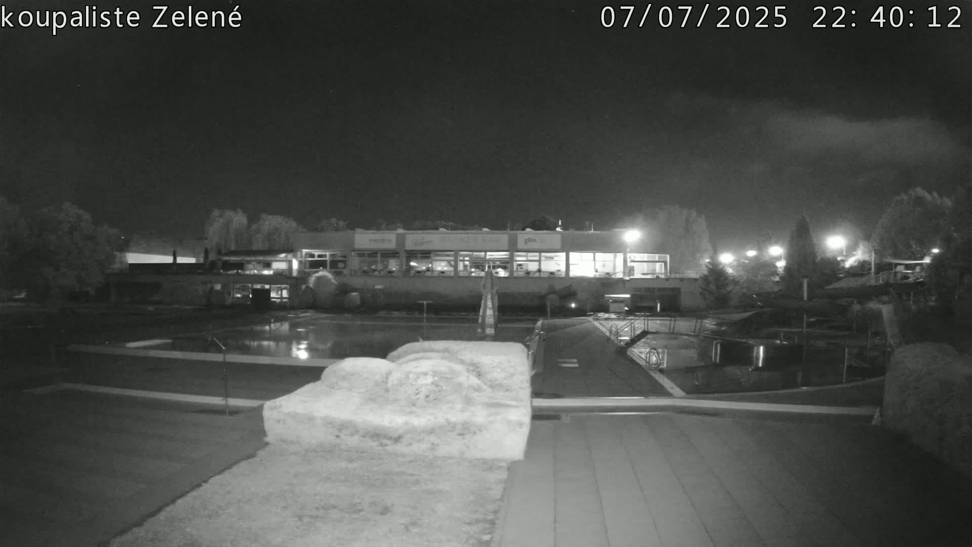 Zlín - Koupaliště Zelené Swimming Pool & Aquapark Live Cam - Zlin 1, Zlin, Czechia