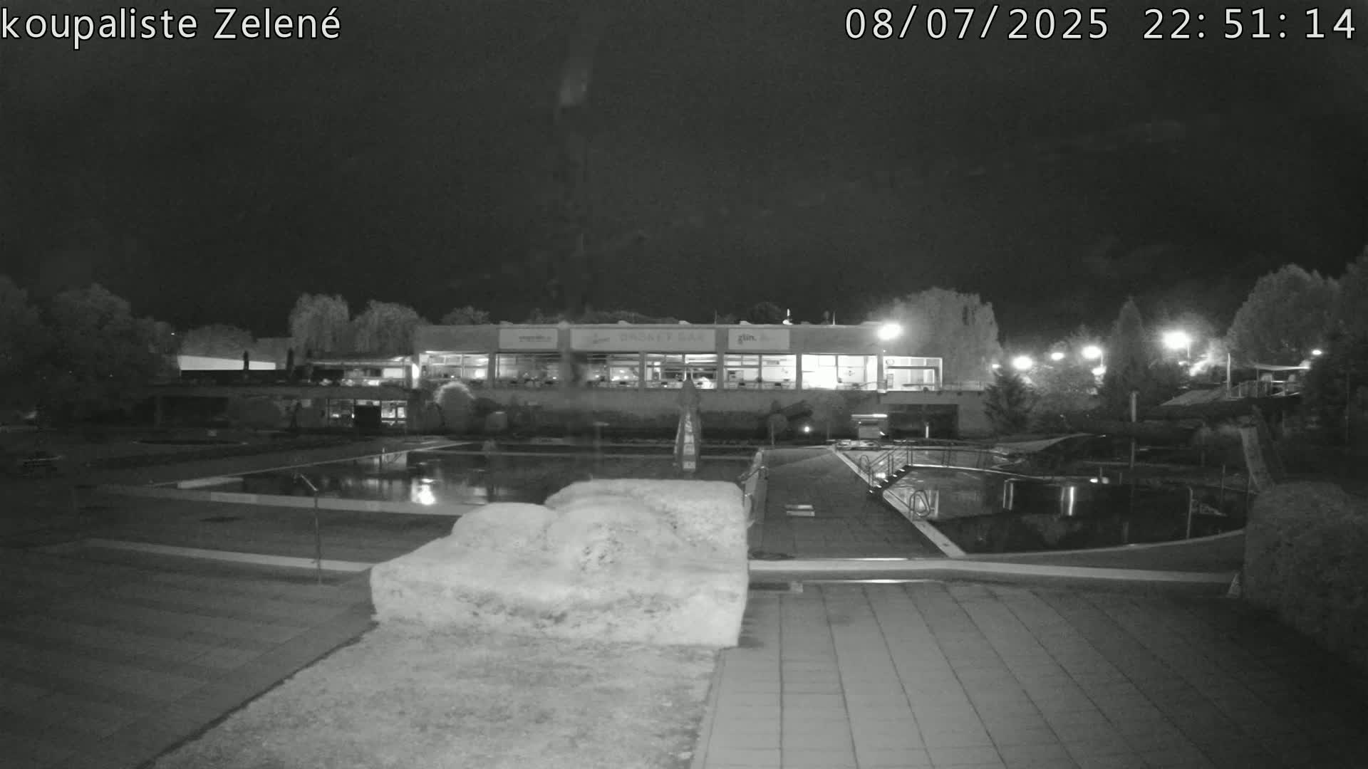 Zlín - Koupaliště Zelené Swimming Pool & Aquapark Live Cam - Zlin 1, Zlin, Czechia