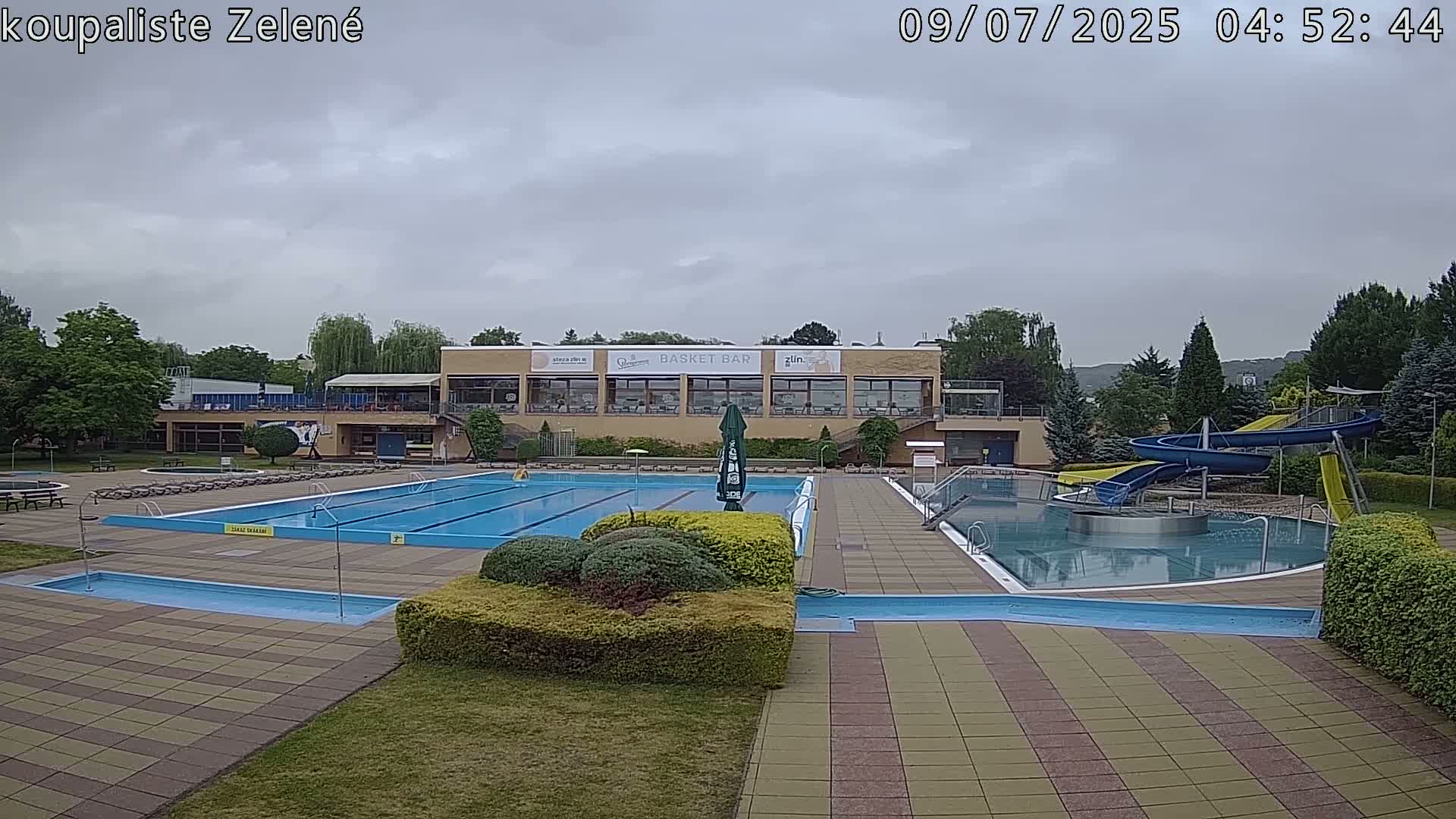 Zlín - Koupaliště Zelené Swimming Pool & Aquapark Live Cam - Zlin 1, Zlin, Czechia