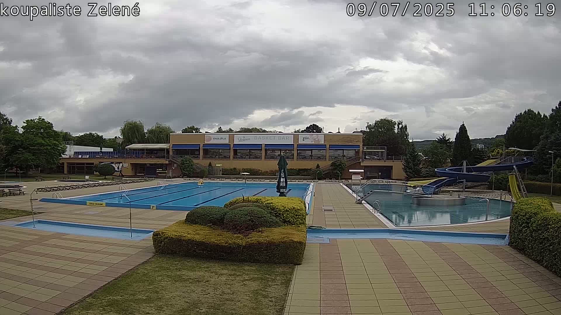 Zlín - Koupaliště Zelené Swimming Pool & Aquapark Live Cam - Zlin 1, Zlin, Czechia