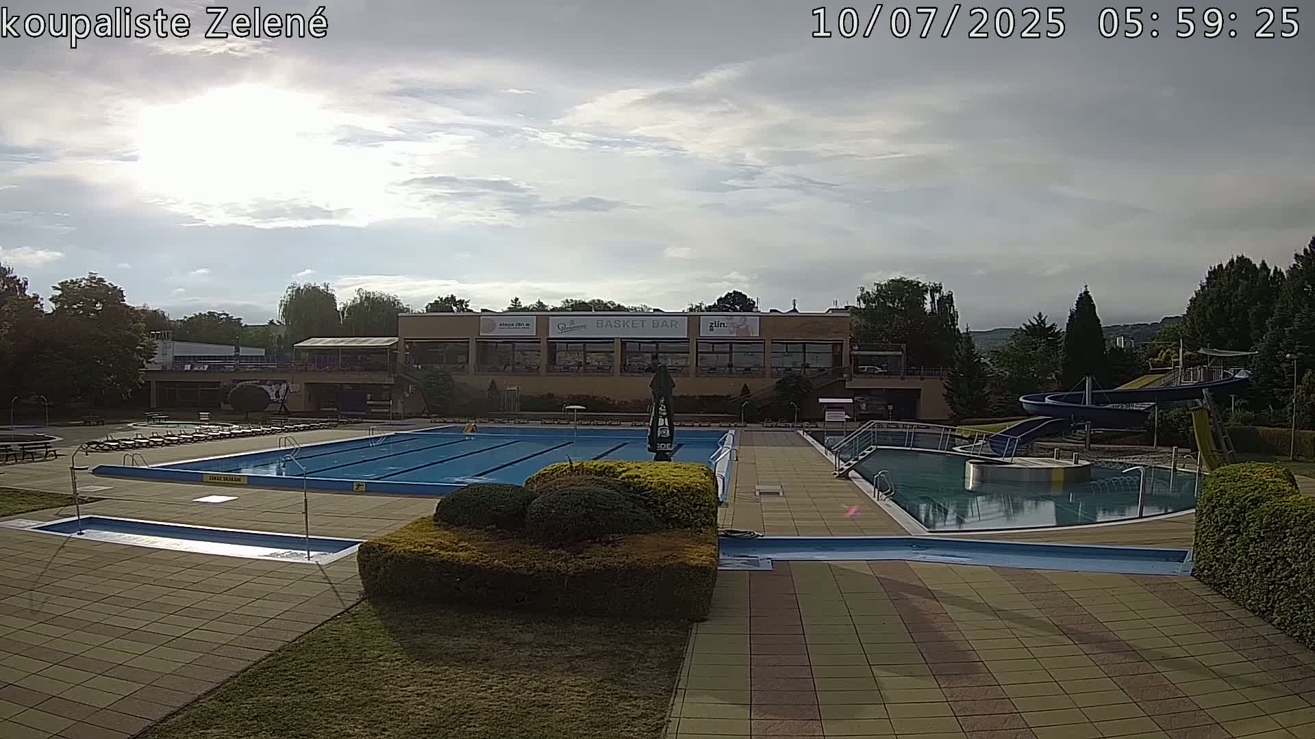 Zlín - Koupaliště Zelené Swimming Pool & Aquapark Live Cam - Zlin 1, Zlin, Czechia