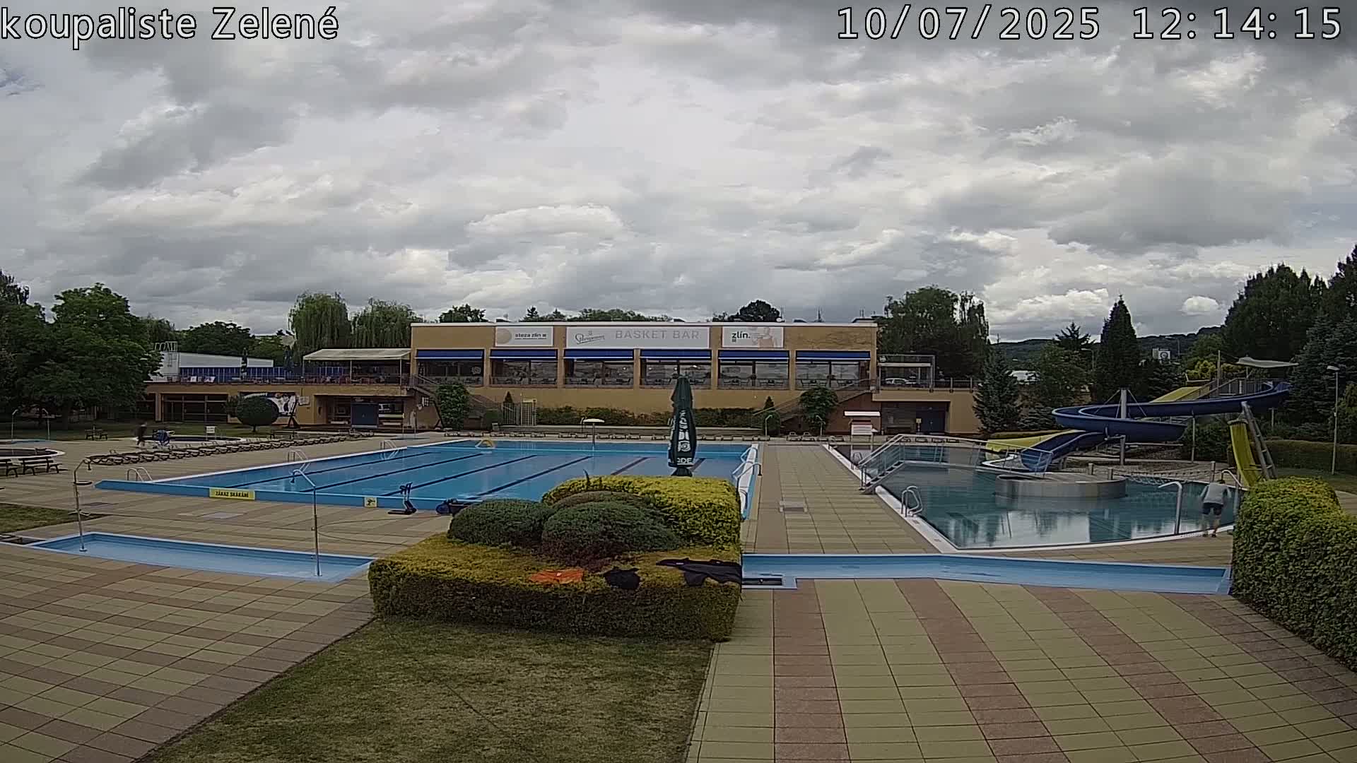 Zlín - Koupaliště Zelené Swimming Pool & Aquapark Live Cam - Zlin 1, Zlin, Czechia