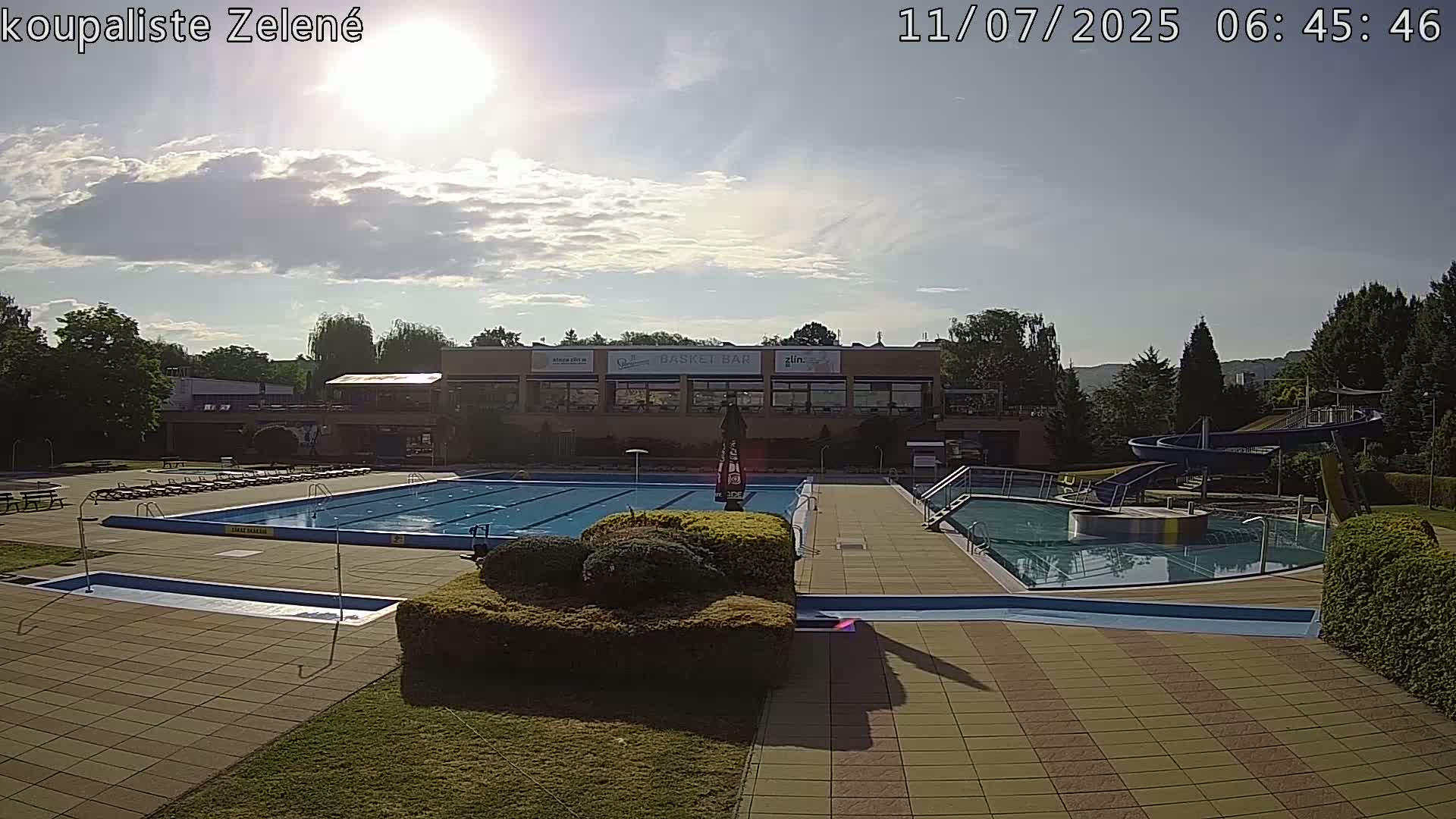 Zlín - Koupaliště Zelené Swimming Pool & Aquapark Live Cam - Zlin 1, Zlin, Czechia
