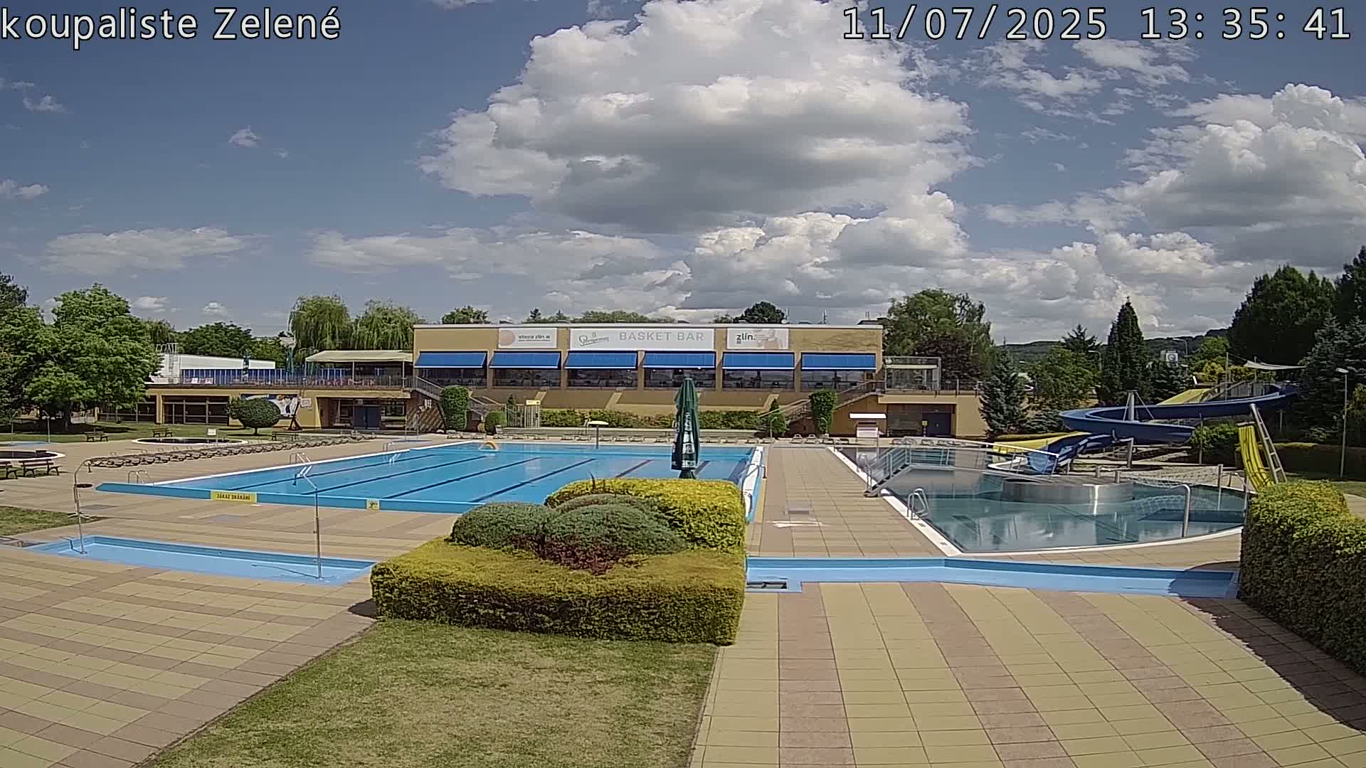 Zlín - Koupaliště Zelené Swimming Pool & Aquapark Live Cam - Zlin 1, Zlin, Czechia