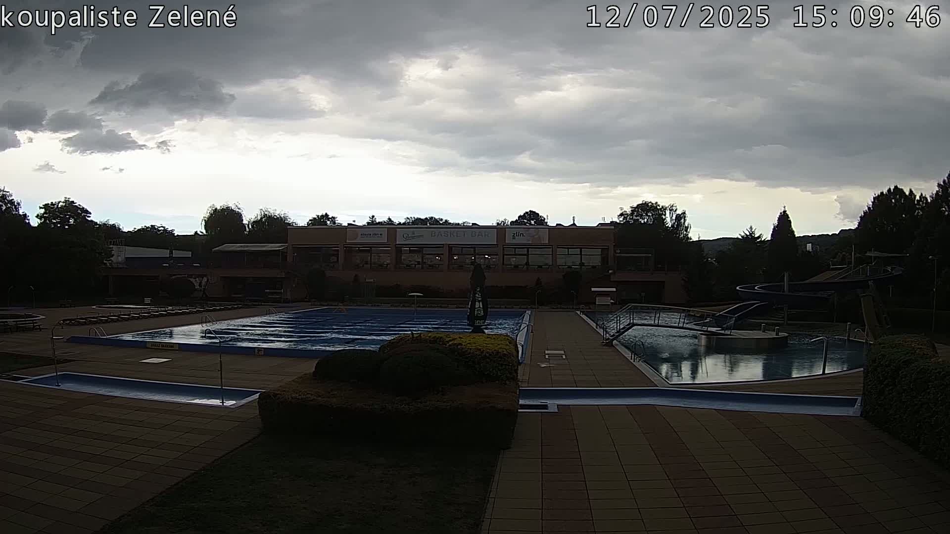 Zlín - Koupaliště Zelené Swimming Pool & Aquapark Live Cam - Zlin 1, Zlin, Czechia