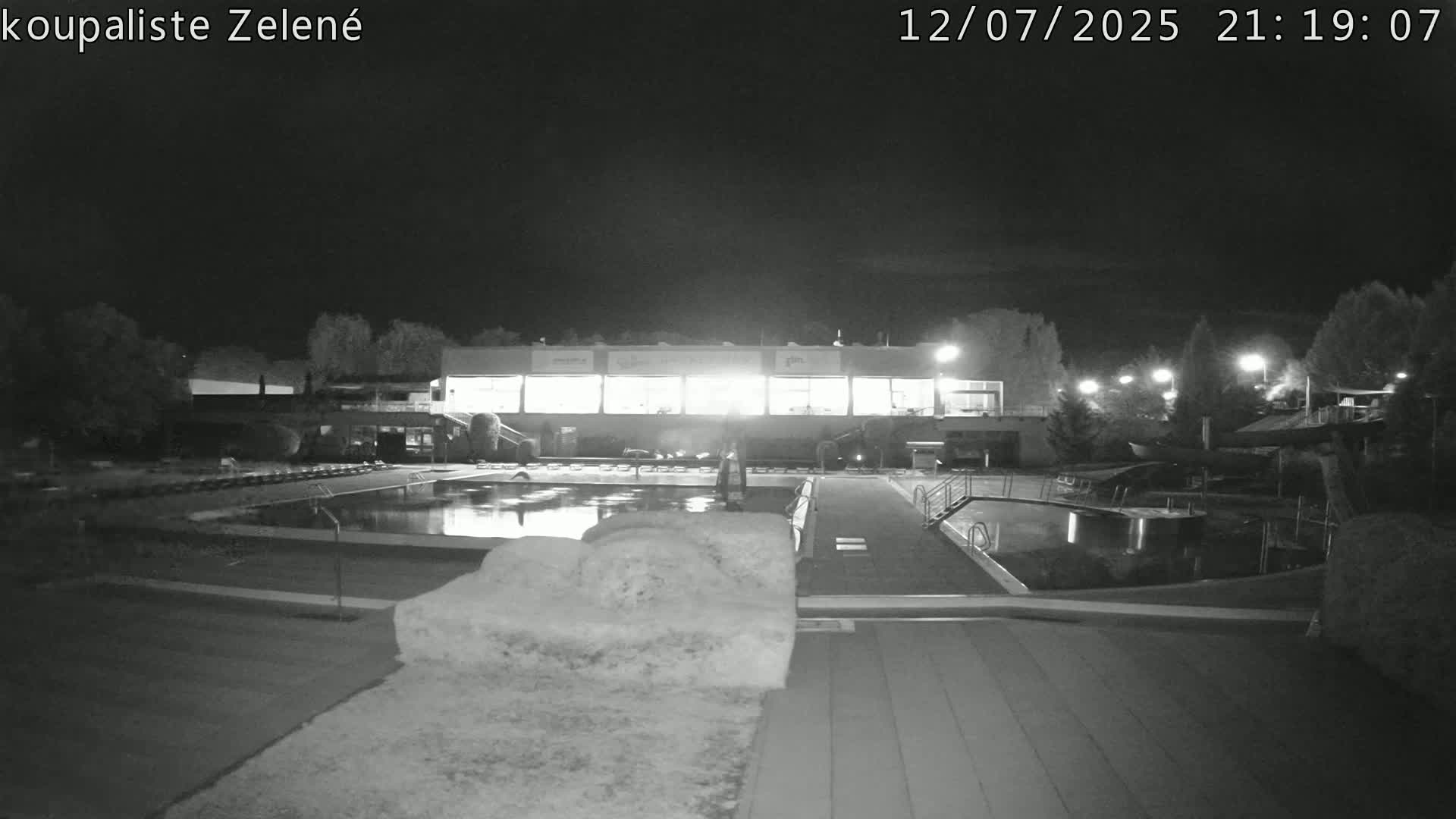 Zlín - Koupaliště Zelené Swimming Pool & Aquapark Live Cam - Zlin 1, Zlin, Czechia