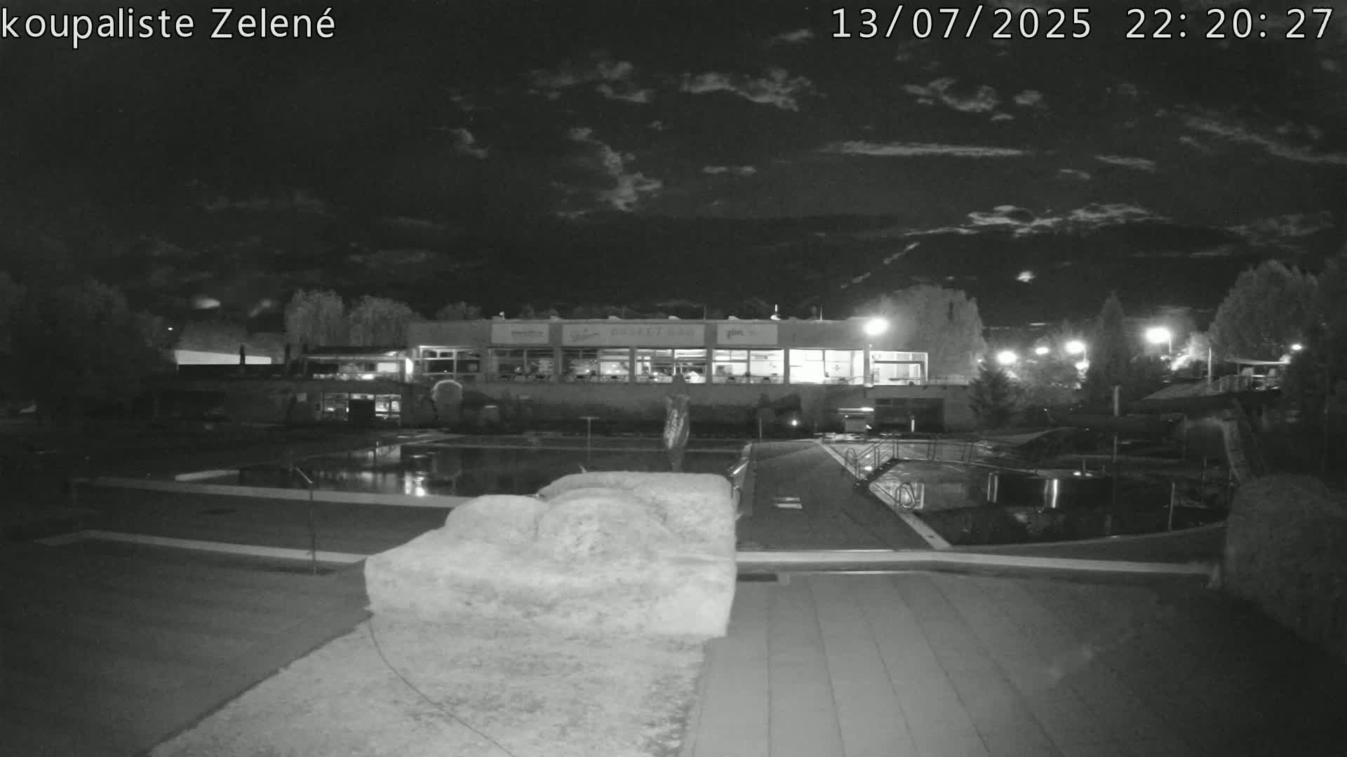 Zlín - Koupaliště Zelené Swimming Pool & Aquapark Live Cam - Zlin 1, Zlin, Czechia