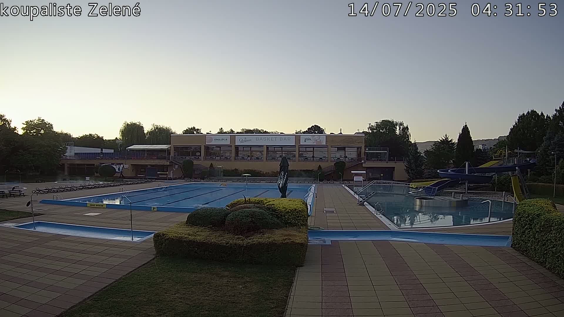 Zlín - Koupaliště Zelené Swimming Pool & Aquapark Live Cam - Zlin 1, Zlin, Czechia