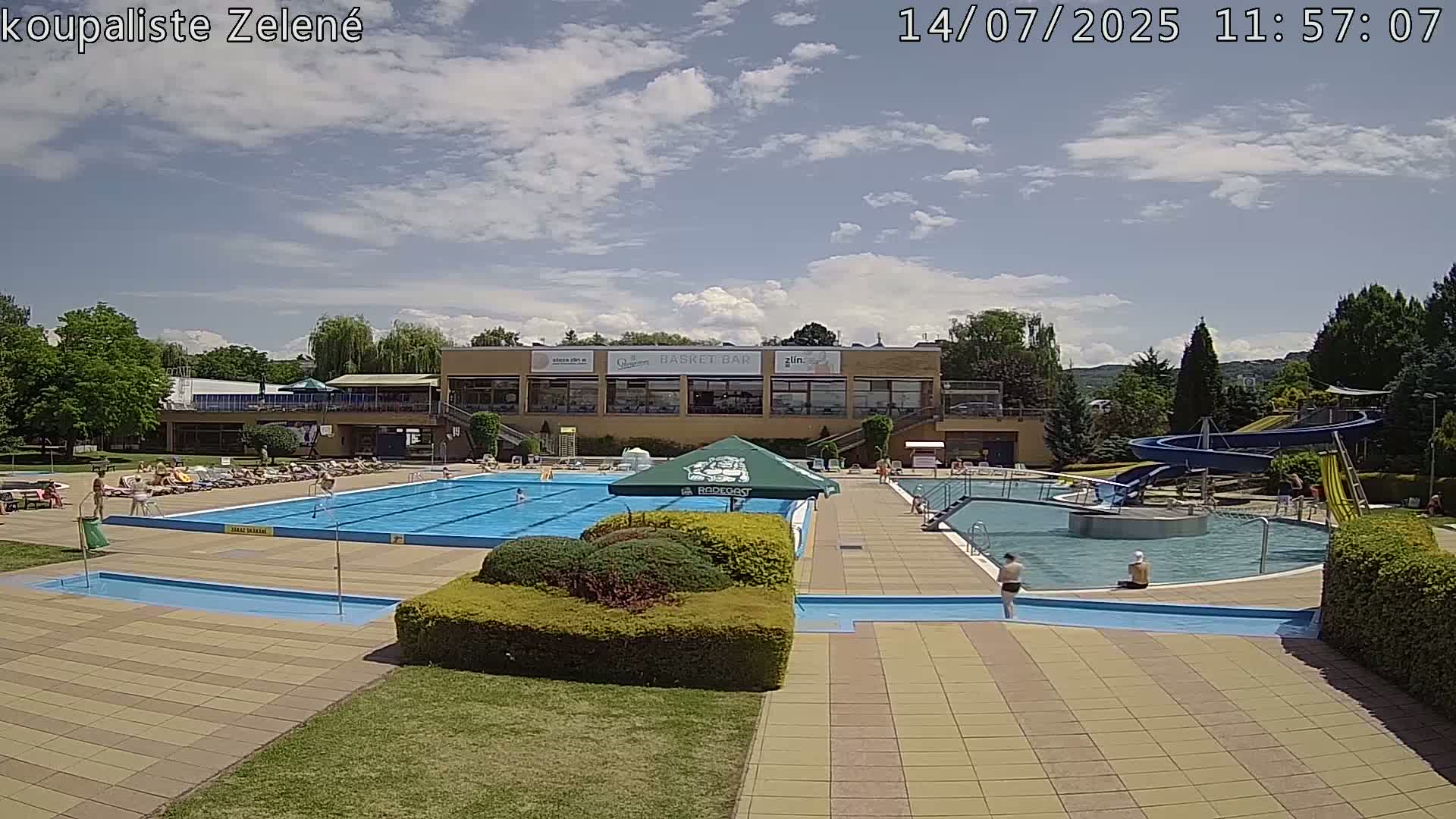 Zlín - Koupaliště Zelené Swimming Pool & Aquapark Live Cam - Zlin 1, Zlin, Czechia