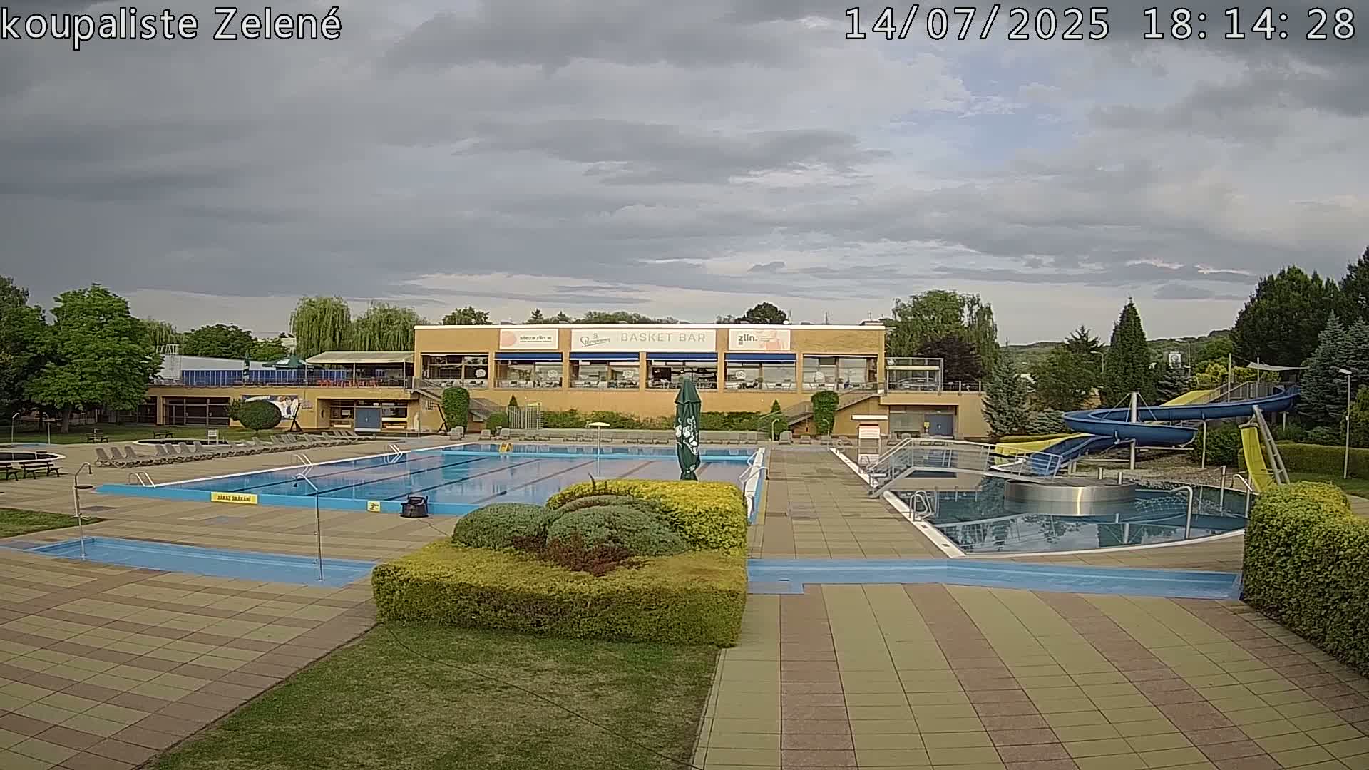 Zlín - Koupaliště Zelené Swimming Pool & Aquapark Live Cam - Zlin 1, Zlin, Czechia