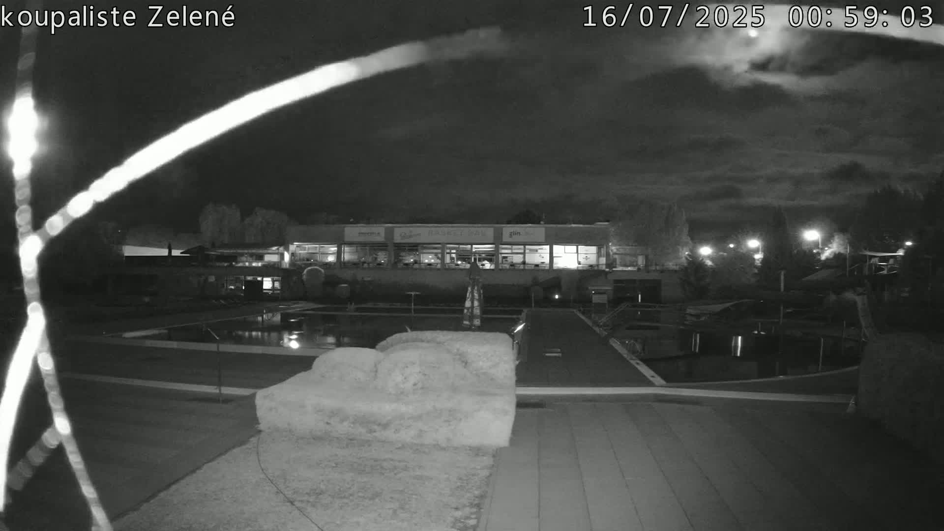 Zlín - Koupaliště Zelené Swimming Pool & Aquapark Live Cam - Zlin 1, Zlin, Czechia