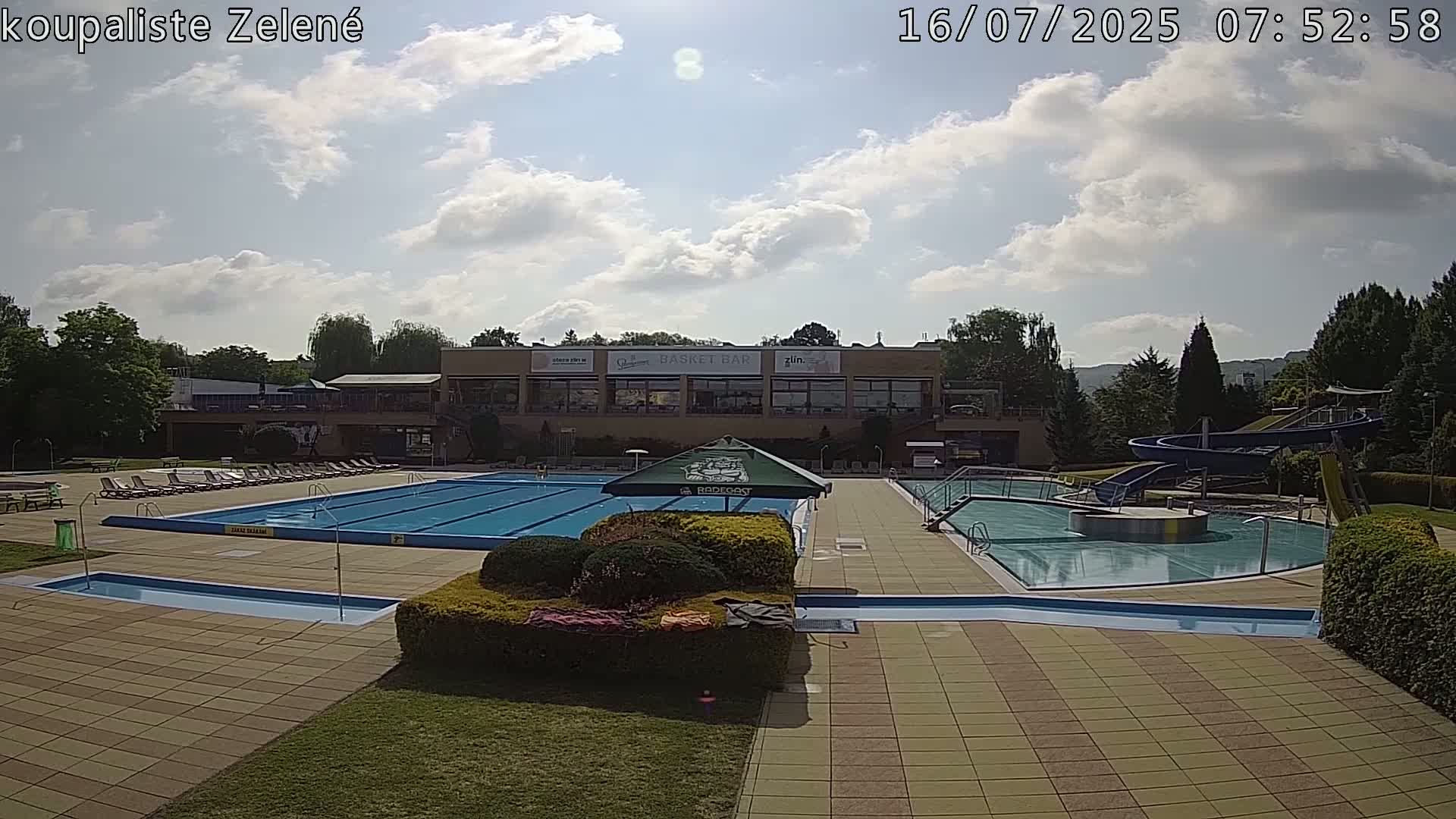 Zlín - Koupaliště Zelené Swimming Pool & Aquapark Live Cam - Zlin 1, Zlin, Czechia