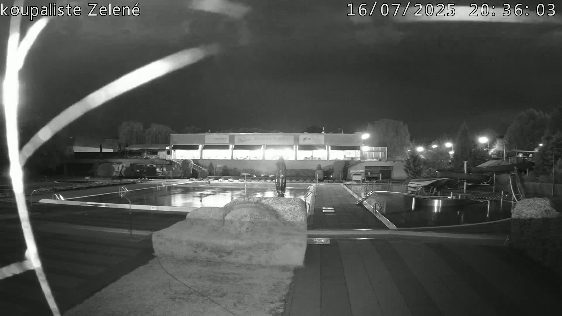 Zlín - Koupaliště Zelené Swimming Pool & Aquapark Live Cam - Zlin 1, Zlin, Czechia