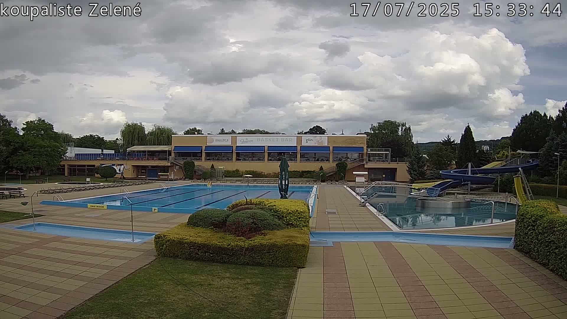 Zlín - Koupaliště Zelené Swimming Pool & Aquapark Live Cam - Zlin 1, Zlin, Czechia