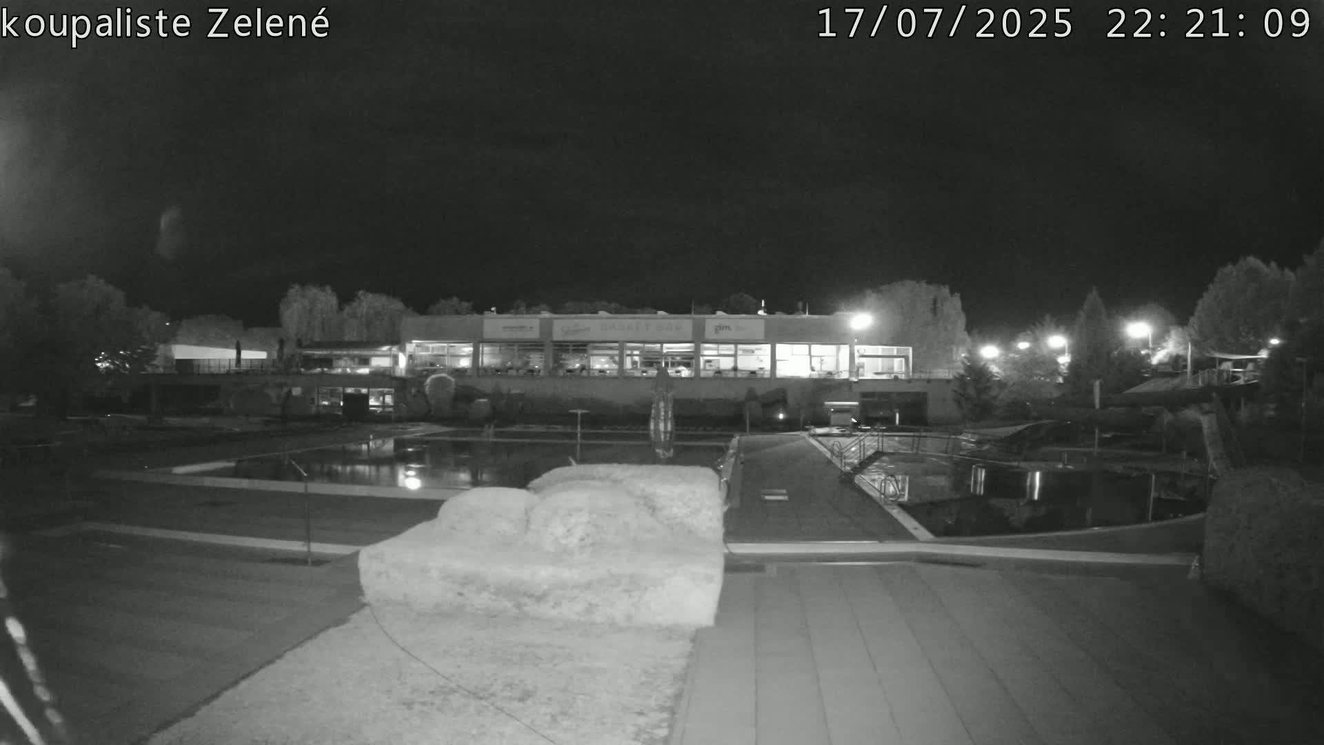 Zlín - Koupaliště Zelené Swimming Pool & Aquapark Live Cam - Zlin 1, Zlin, Czechia