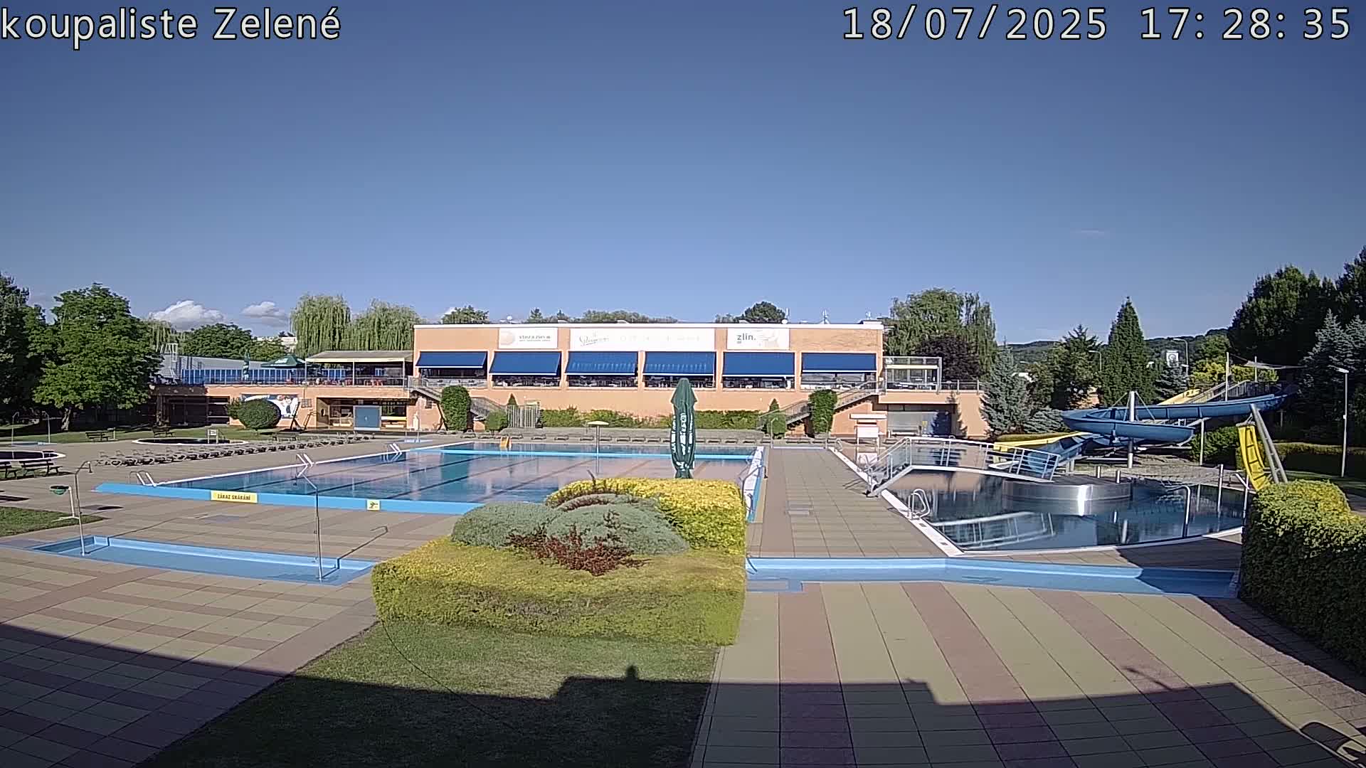 Zlín - Koupaliště Zelené Swimming Pool & Aquapark Live Cam - Zlin 1, Zlin, Czechia
