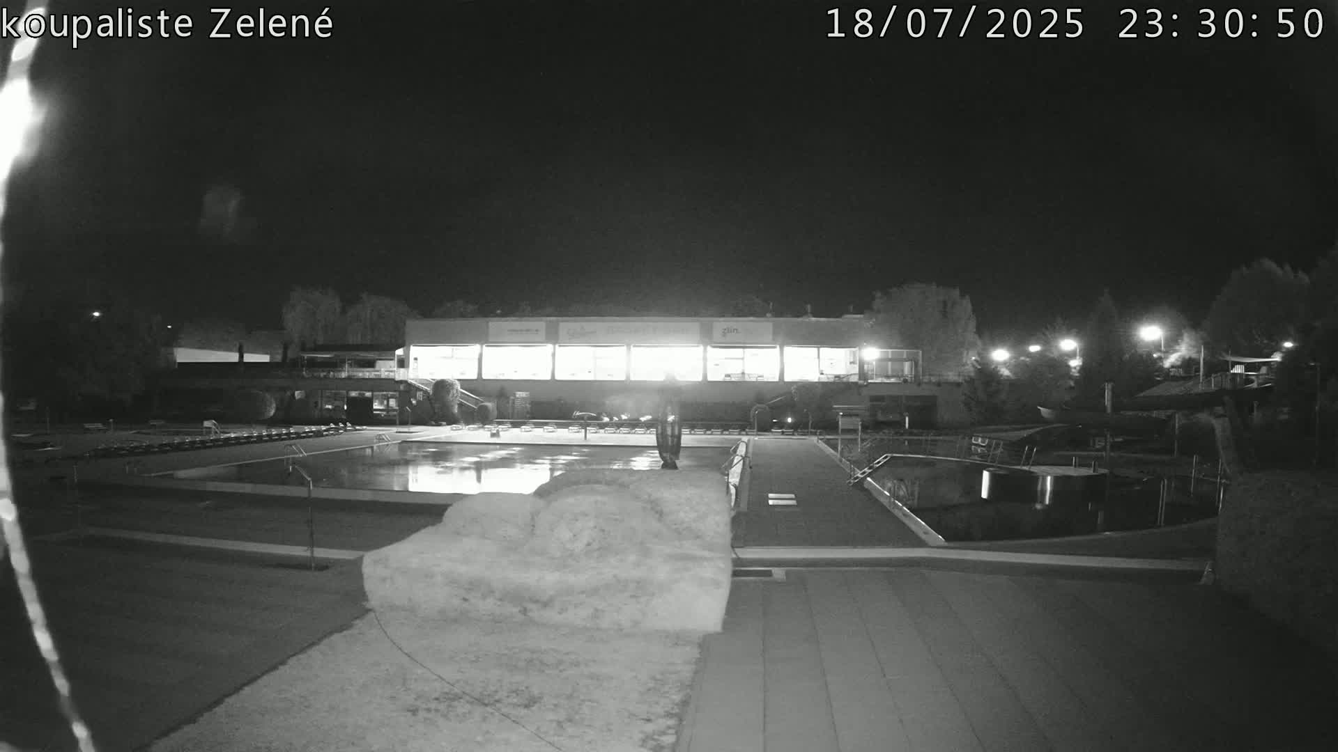 Zlín - Koupaliště Zelené Swimming Pool & Aquapark Live Cam - Zlin 1, Zlin, Czechia