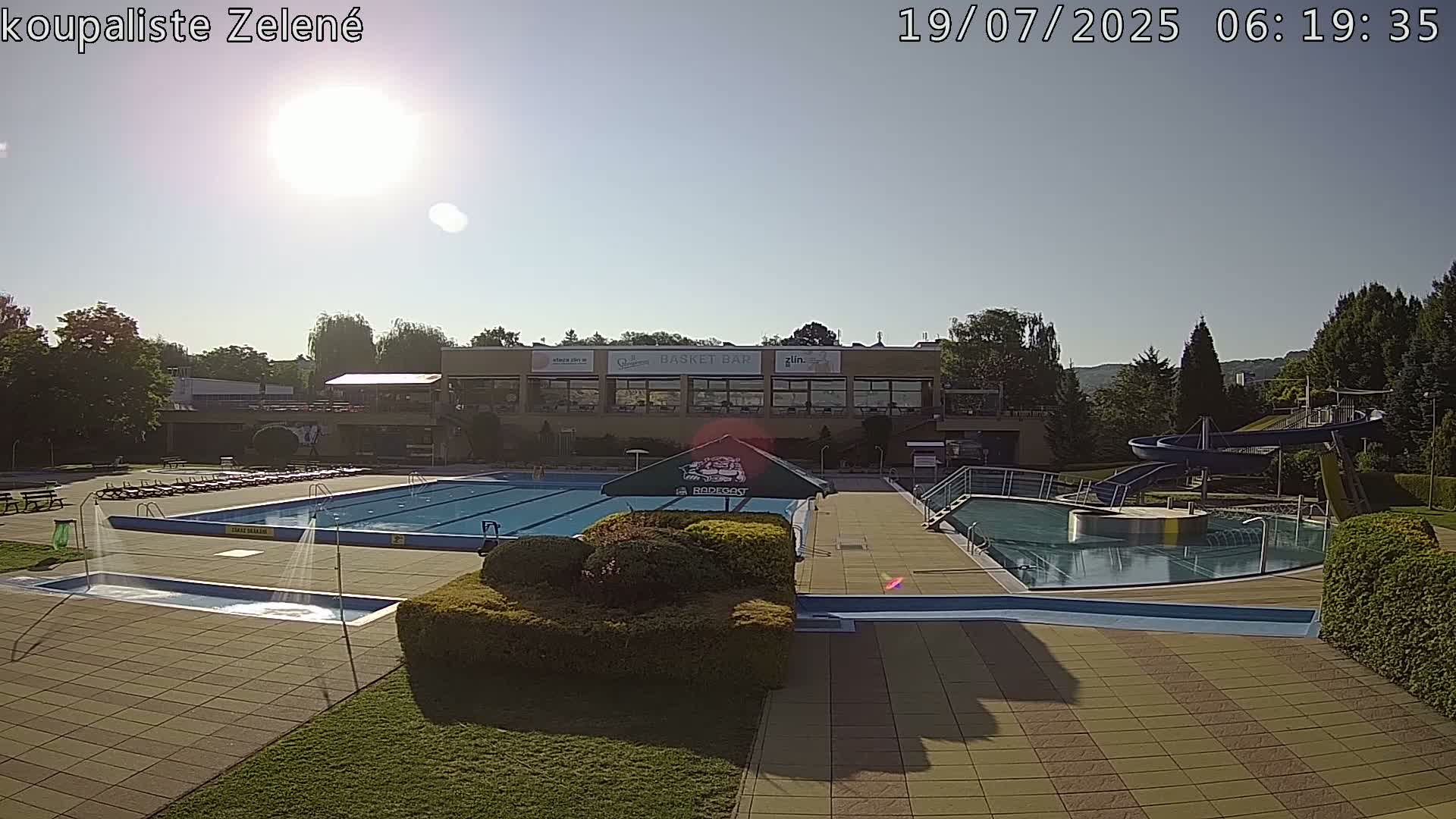 Zlín - Koupaliště Zelené Swimming Pool & Aquapark Live Cam - Zlin 1, Zlin, Czechia