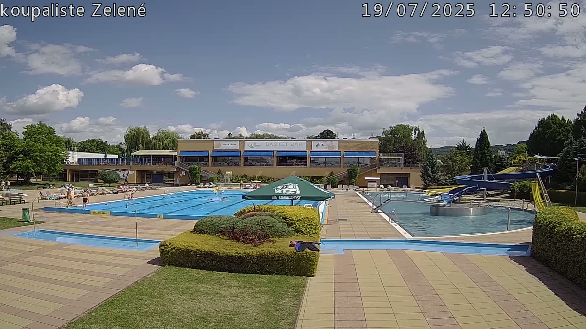 Zlín - Koupaliště Zelené Swimming Pool & Aquapark Live Cam - Zlin 1, Zlin, Czechia