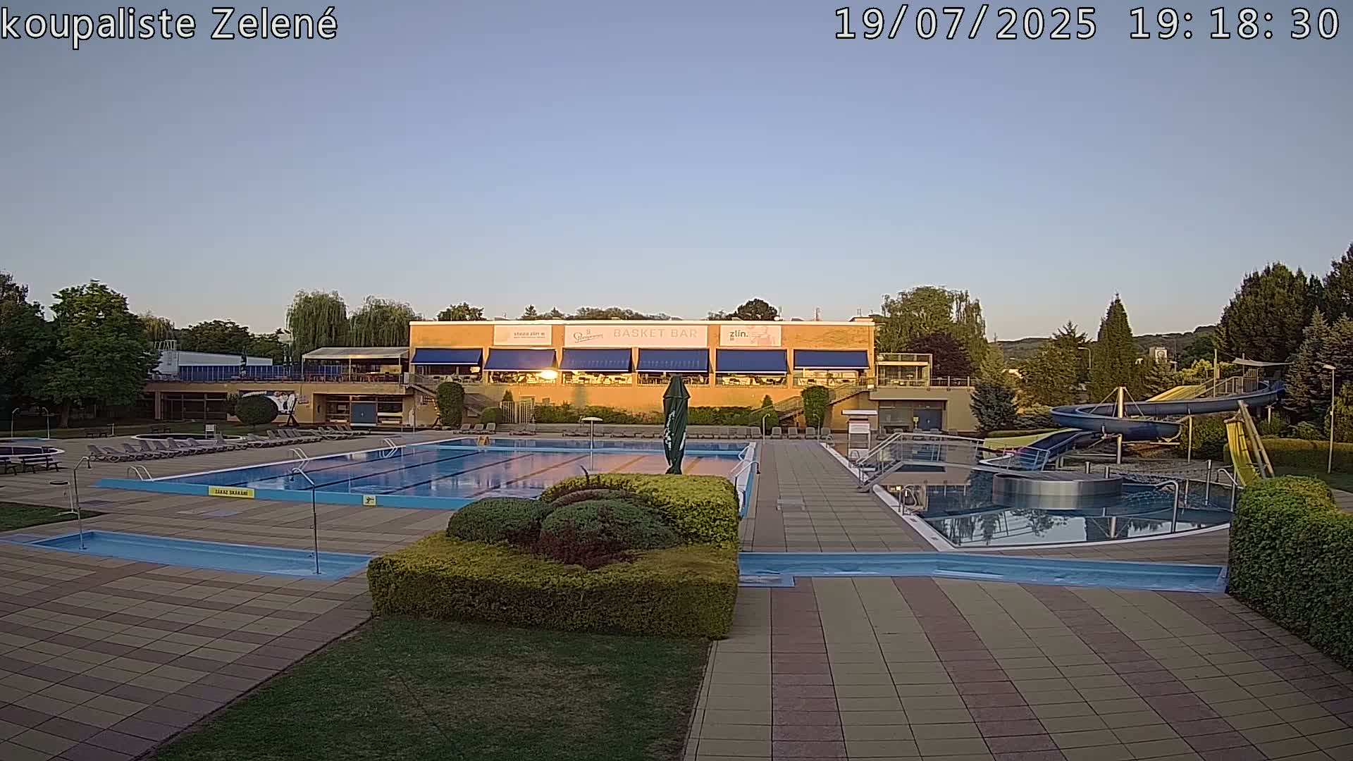 Zlín - Koupaliště Zelené Swimming Pool & Aquapark Live Cam - Zlin 1, Zlin, Czechia