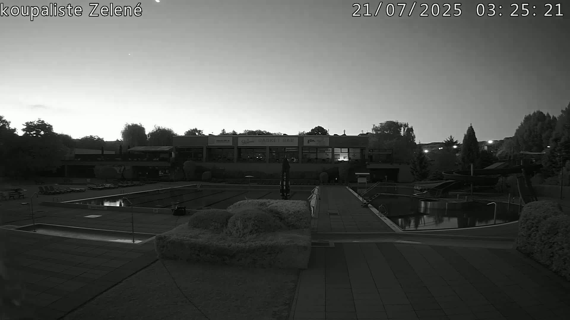 Zlín - Koupaliště Zelené Swimming Pool & Aquapark Live Cam - Zlin 1, Zlin, Czechia