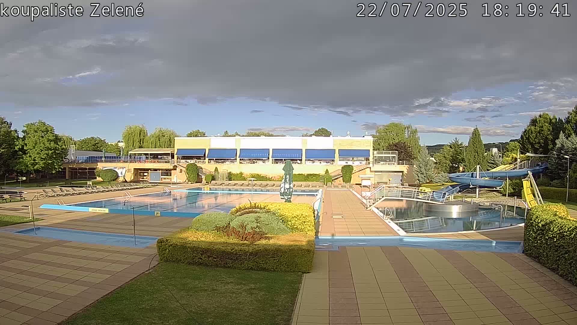 Zlín - Koupaliště Zelené Swimming Pool & Aquapark Live Cam - Zlin 1, Zlin, Czechia