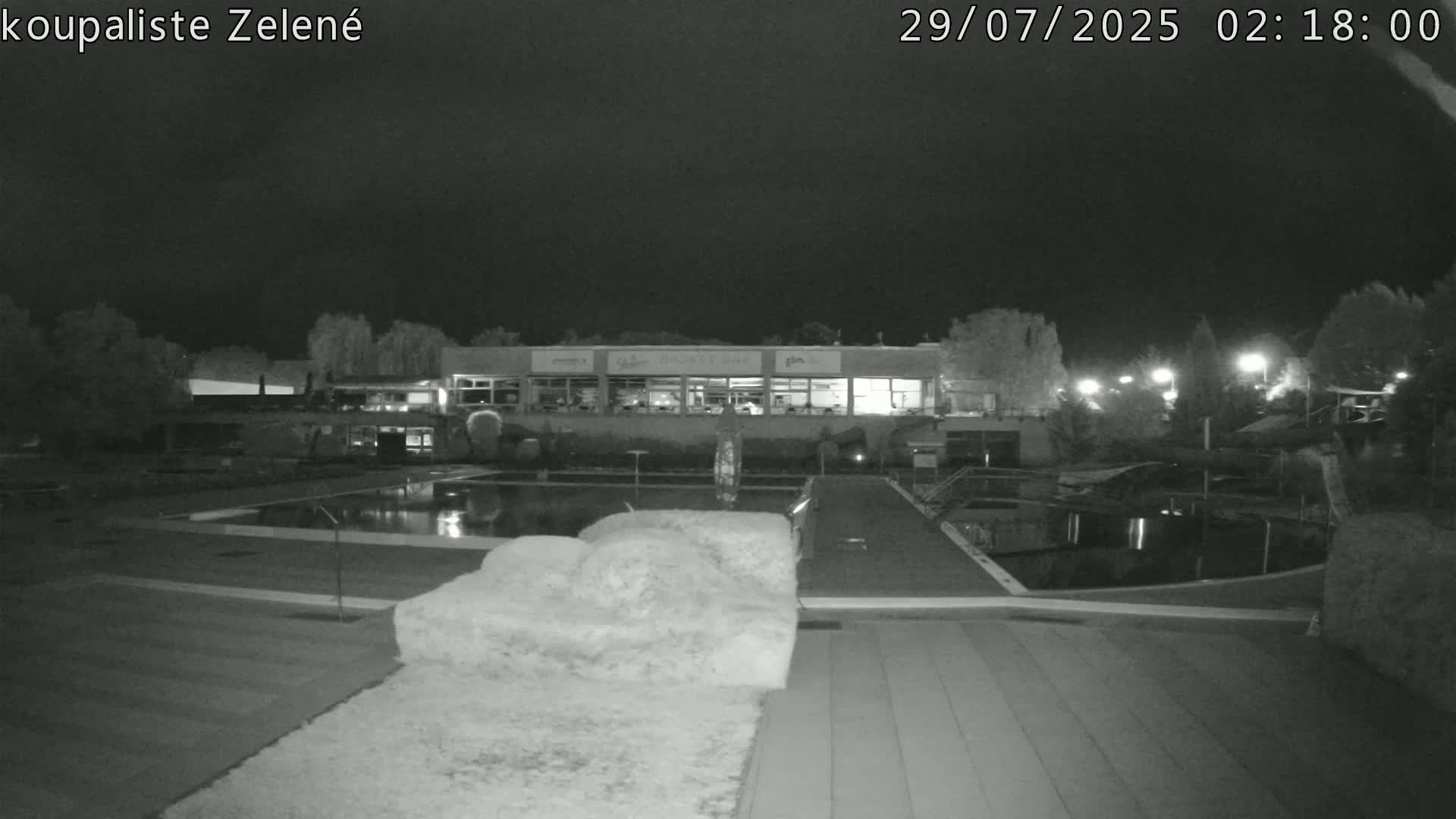 Zlín - Koupaliště Zelené Swimming Pool & Aquapark Live Cam - Zlin 1, Zlin, Czechia