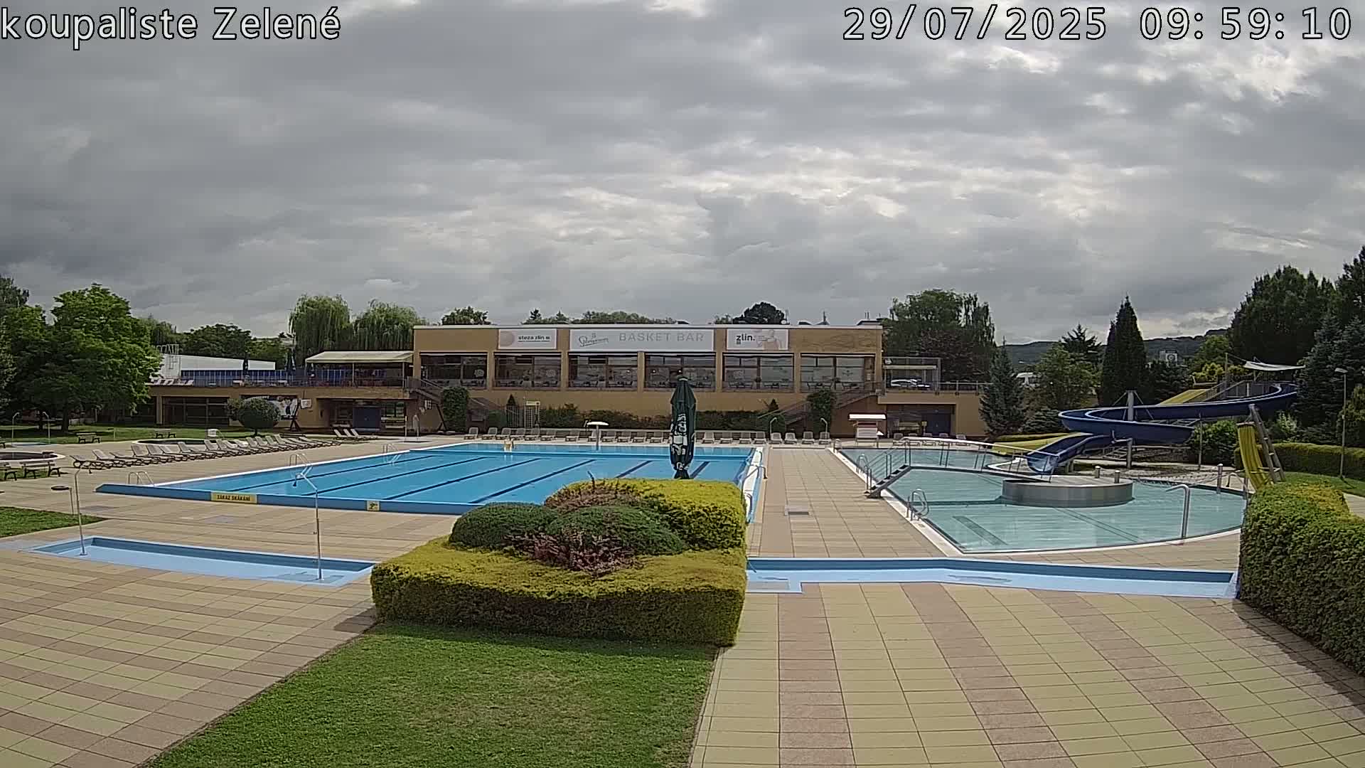 Zlín - Koupaliště Zelené Swimming Pool & Aquapark Live Cam - Zlin 1, Zlin, Czechia