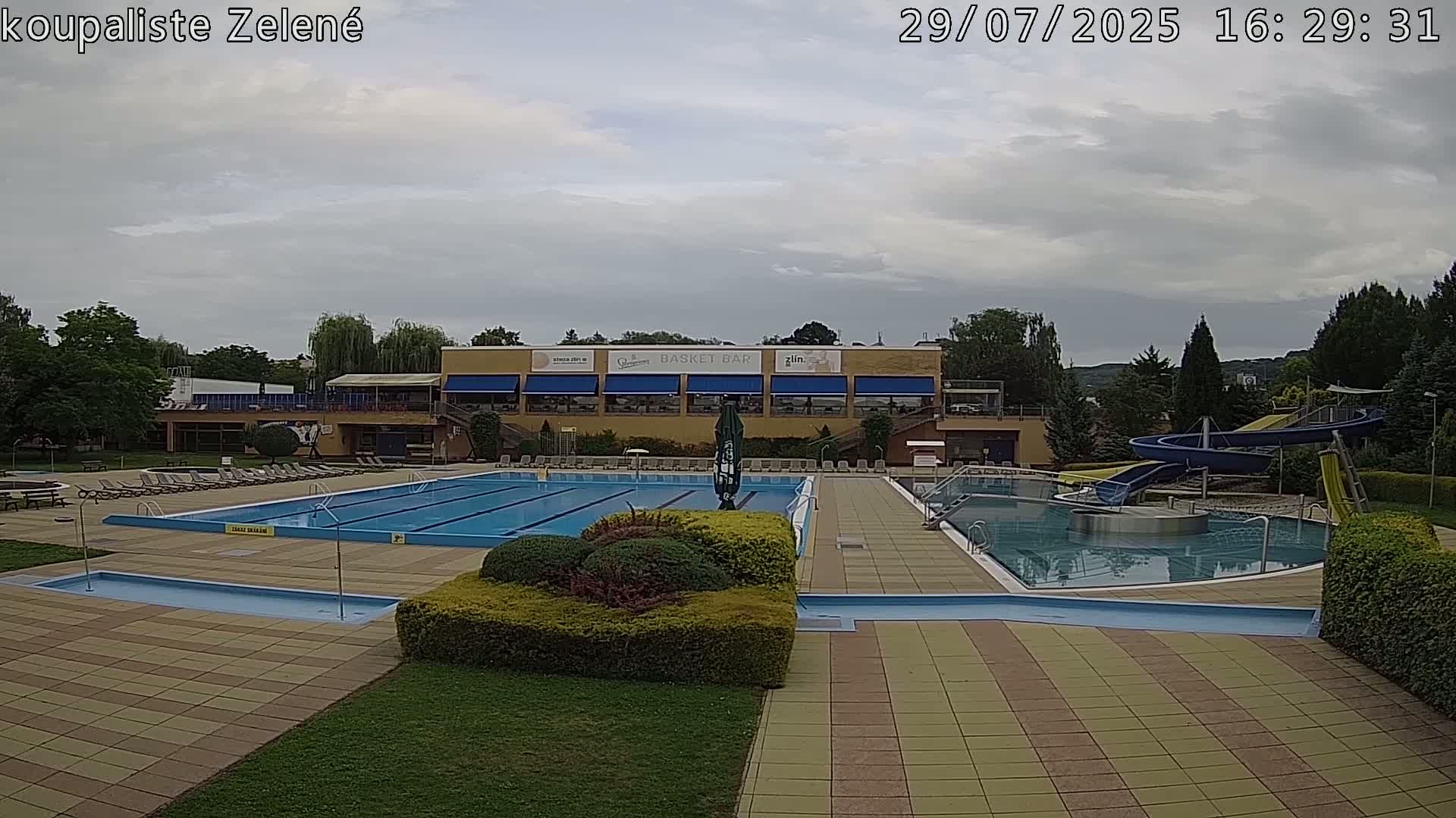 Zlín - Koupaliště Zelené Swimming Pool & Aquapark Live Cam - Zlin 1, Zlin, Czechia