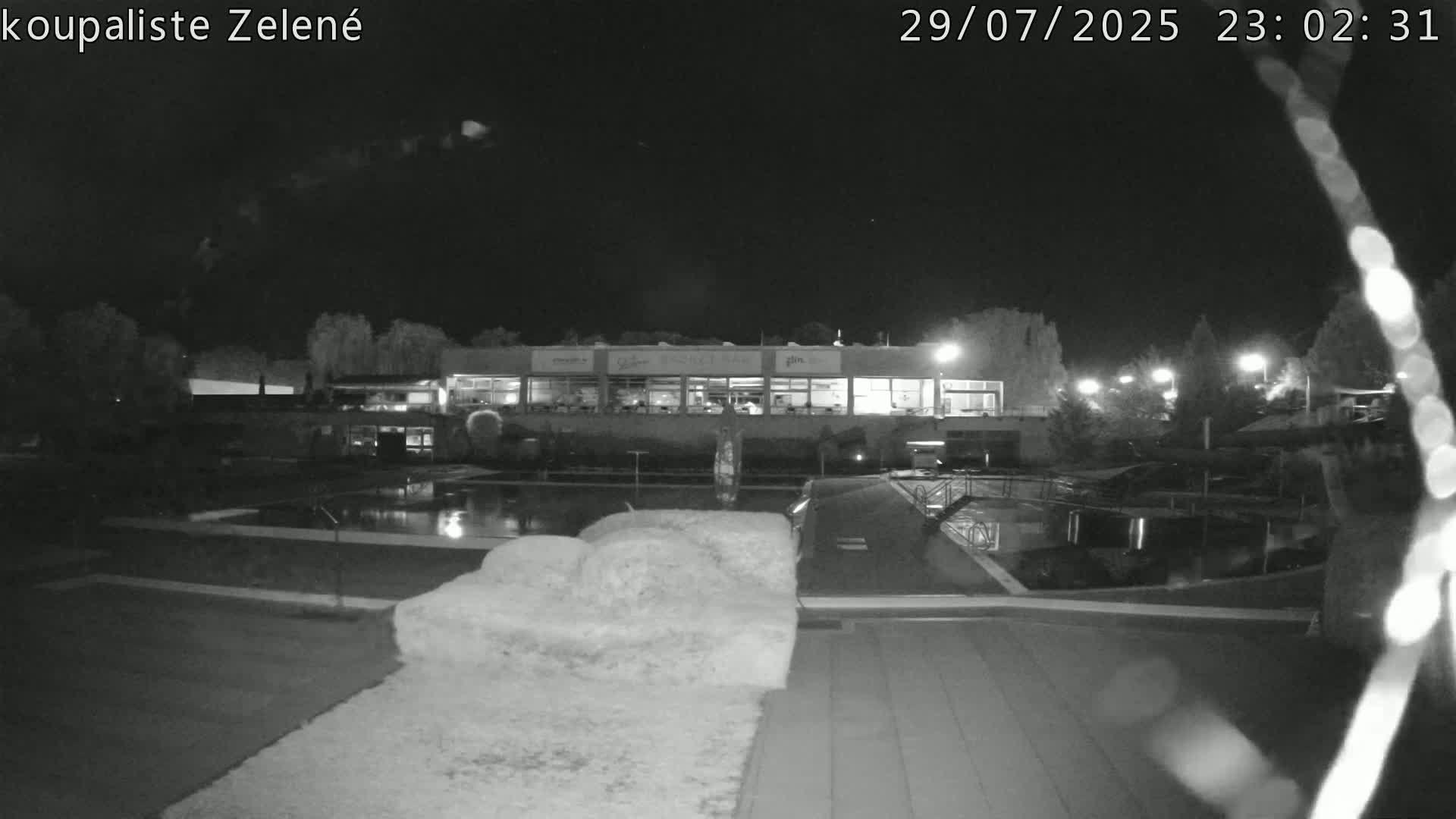 Zlín - Koupaliště Zelené Swimming Pool & Aquapark Live Cam - Zlin 1, Zlin, Czechia