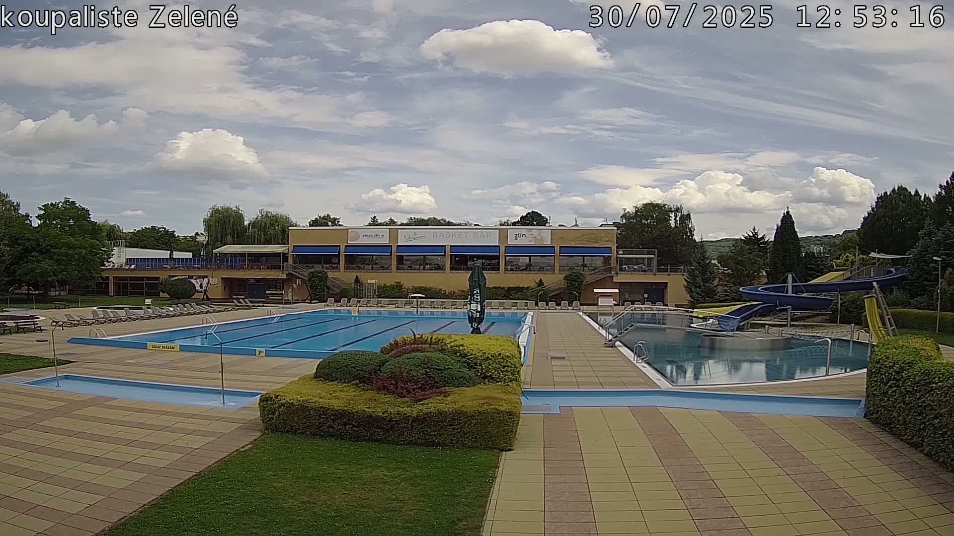 Zlín - Koupaliště Zelené Swimming Pool & Aquapark Live Cam - Zlin 1, Zlin, Czechia