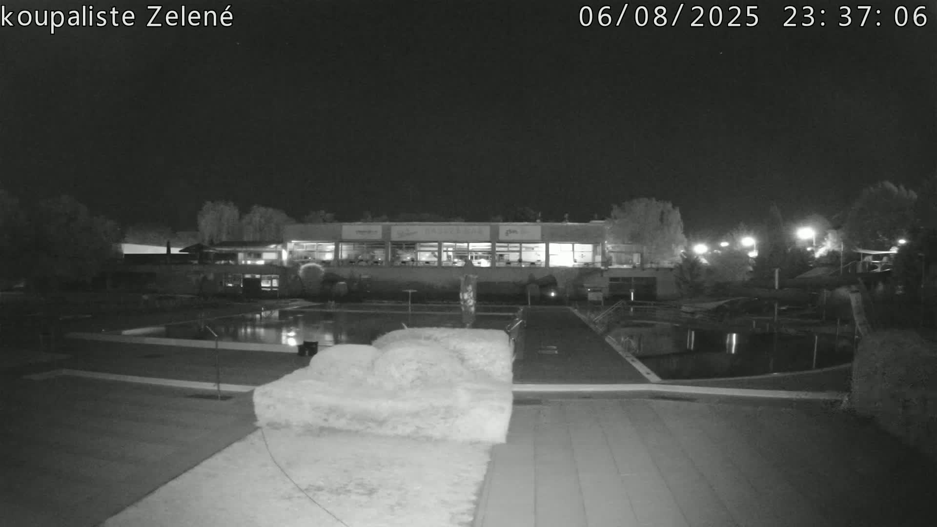Zlín - Koupaliště Zelené Swimming Pool & Aquapark Live Cam - Zlin 1, Zlin, Czechia