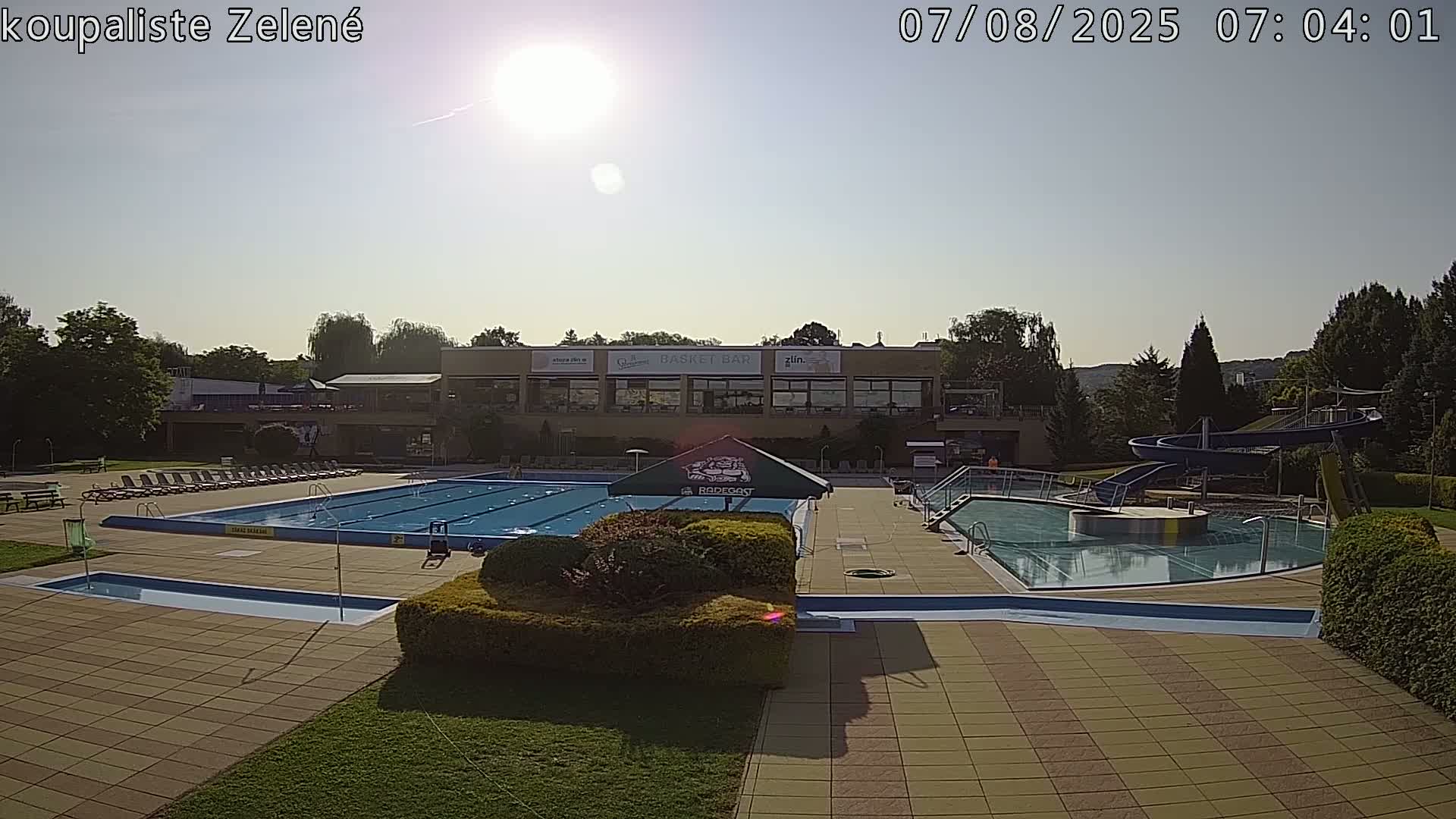 Zlín - Koupaliště Zelené Swimming Pool & Aquapark Live Cam - Zlin 1, Zlin, Czechia