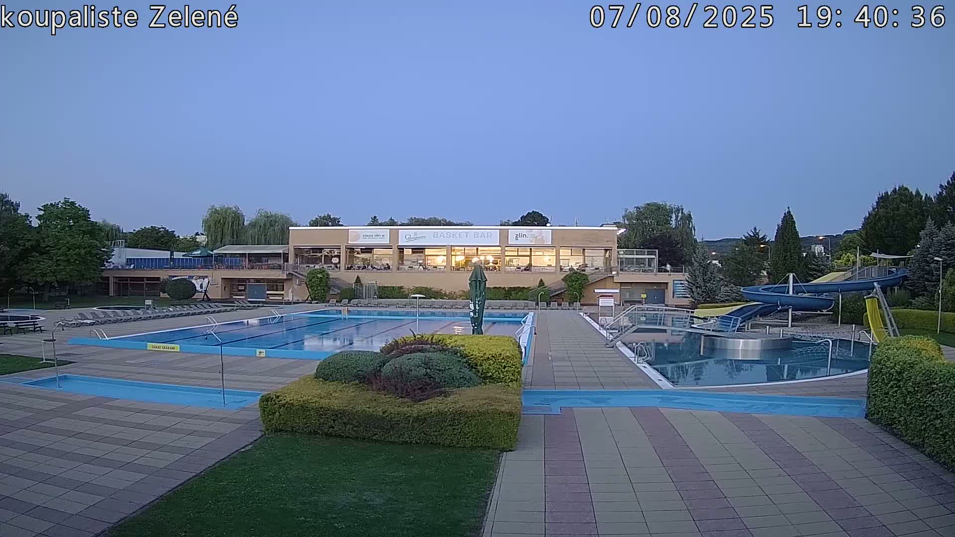 Zlín - Koupaliště Zelené Swimming Pool & Aquapark Live Cam - Zlin 1, Zlin, Czechia