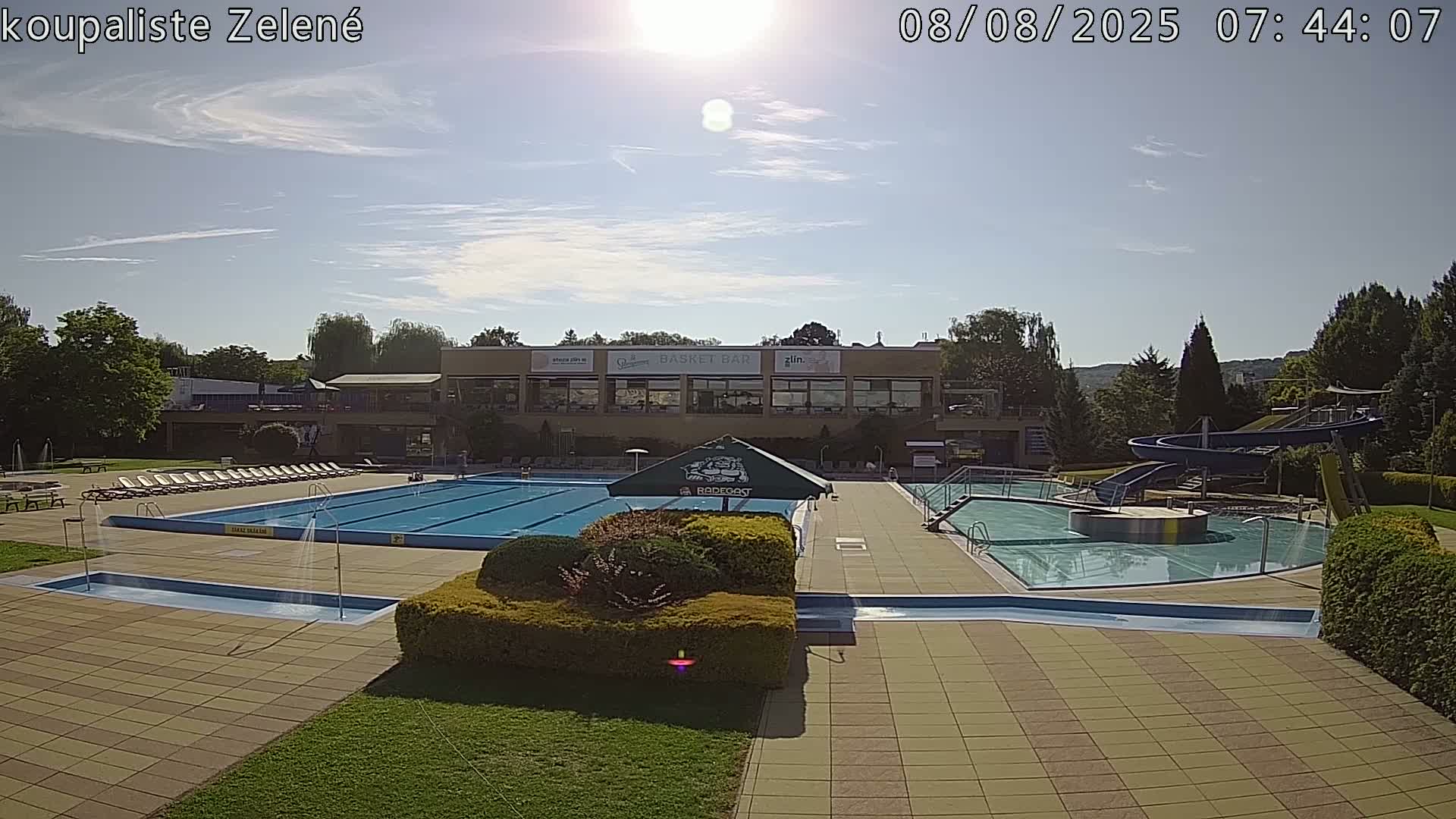 Zlín - Koupaliště Zelené Swimming Pool & Aquapark Live Cam - Zlin 1, Zlin, Czechia
