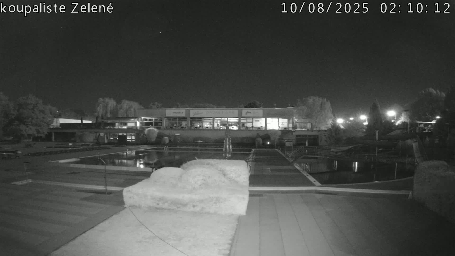 Zlín - Koupaliště Zelené Swimming Pool & Aquapark Live Cam - Zlin 1, Zlin, Czechia