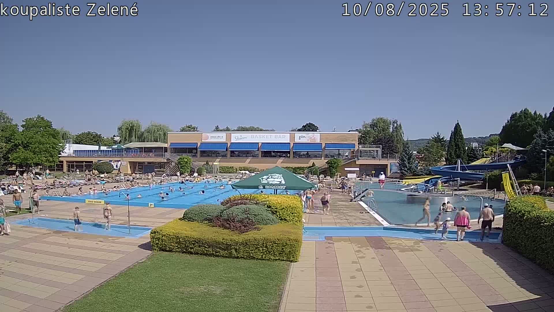 Zlín - Koupaliště Zelené Swimming Pool & Aquapark Live Cam - Zlin 1, Zlin, Czechia
