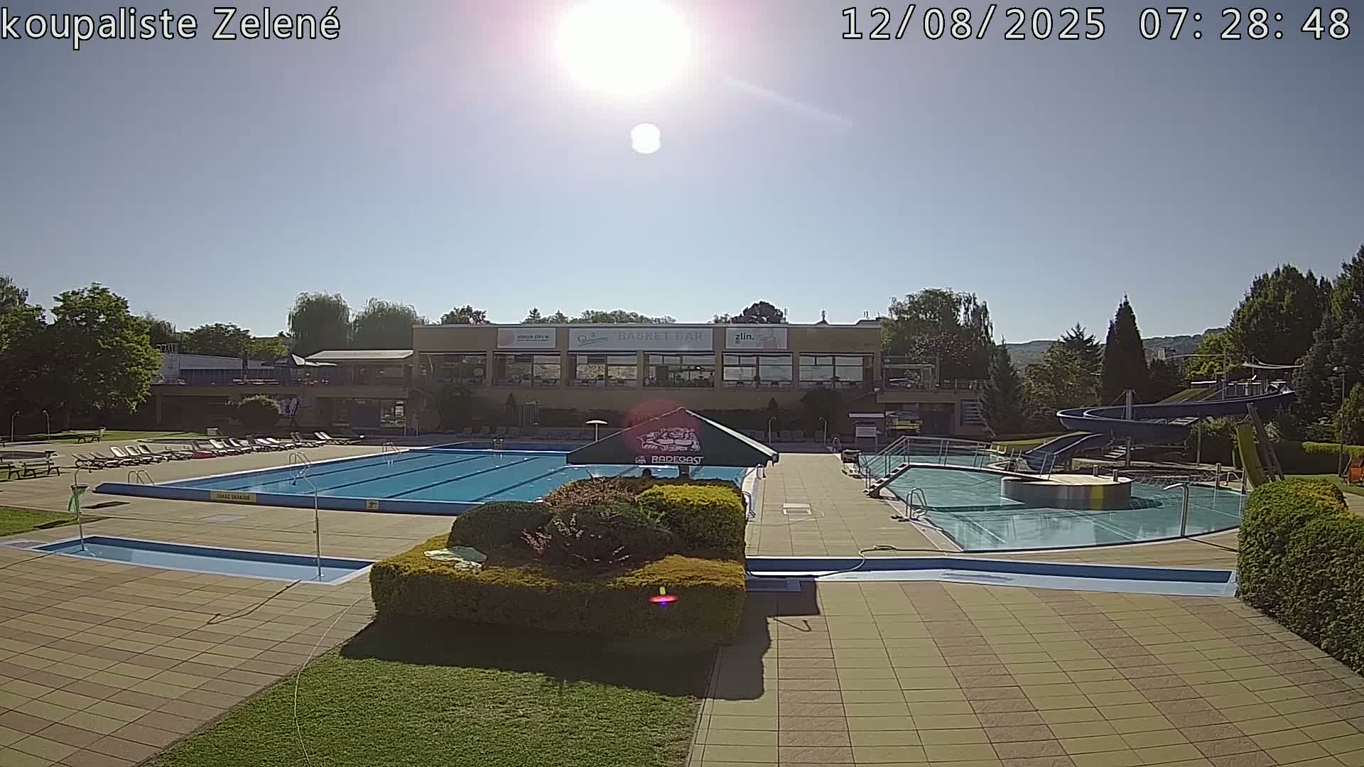 Zlín - Koupaliště Zelené Swimming Pool & Aquapark Live Cam - Zlin 1, Zlin, Czechia