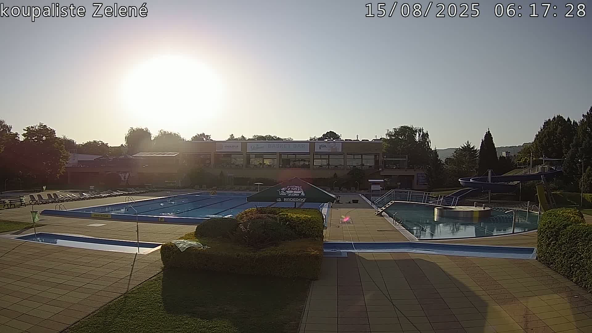 Zlín - Koupaliště Zelené Swimming Pool & Aquapark Live Cam - Zlin 1, Zlin, Czechia