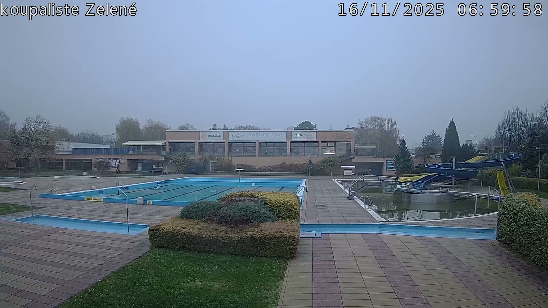 Zlín - Koupaliště Zelené Swimming Pool & Aquapark Live Cam - Zlin 1, Zlin, Czechia