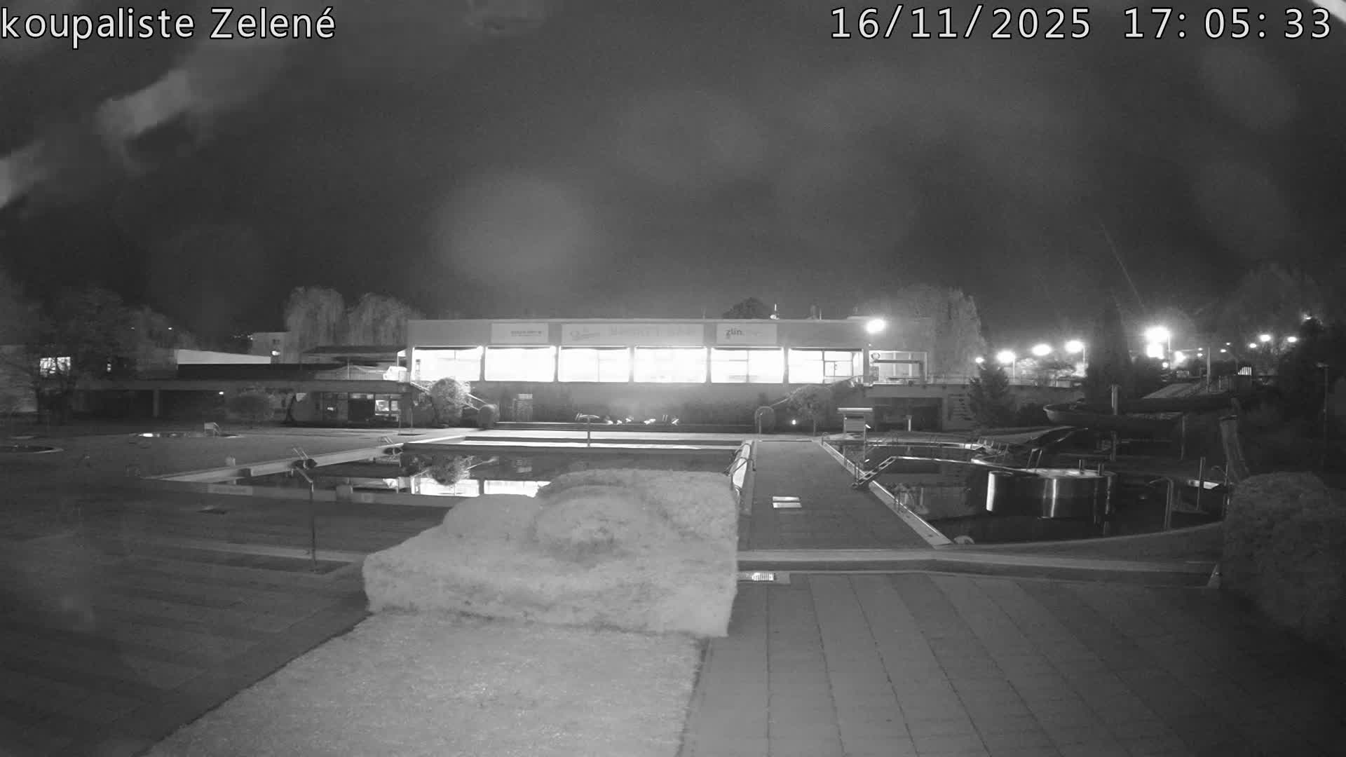 Zlín - Koupaliště Zelené Swimming Pool & Aquapark Live Cam - Zlin 1, Zlin, Czechia