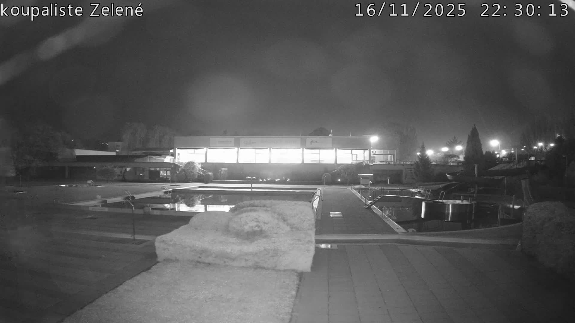 Zlín - Koupaliště Zelené Swimming Pool & Aquapark Live Cam - Zlin 1, Zlin, Czechia